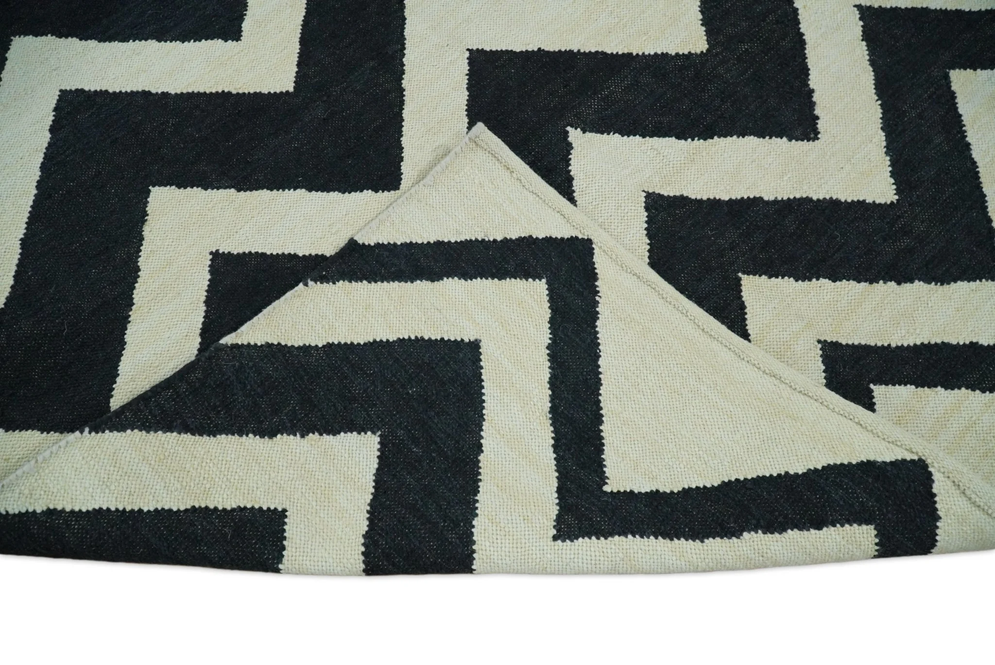 Black and Beige Outdoor Safe Hand Woven Dhurrie Rug Chevron Pattern - Image 11