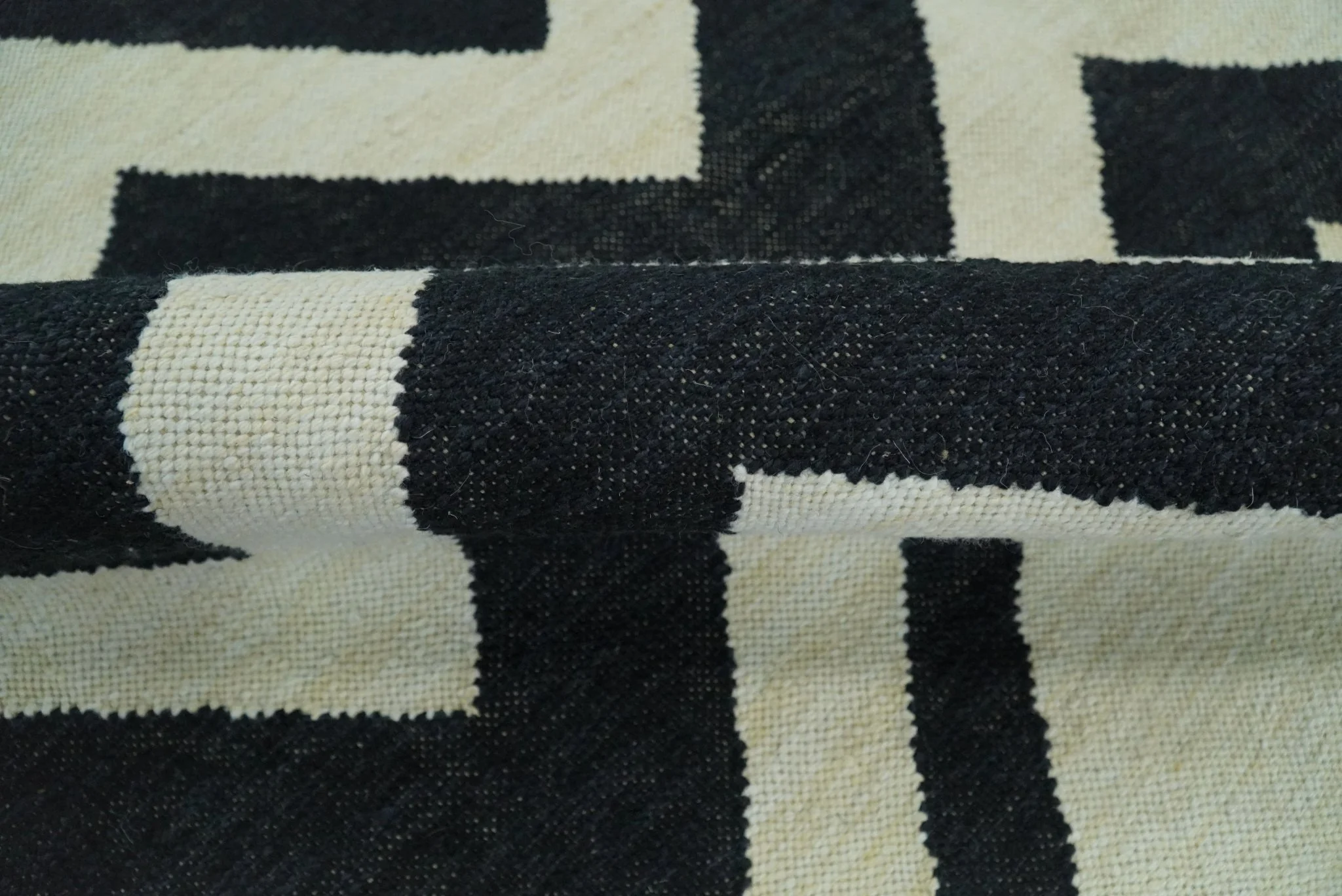 Black and Beige Outdoor Safe Hand Woven Dhurrie Rug Chevron Pattern - Image 12