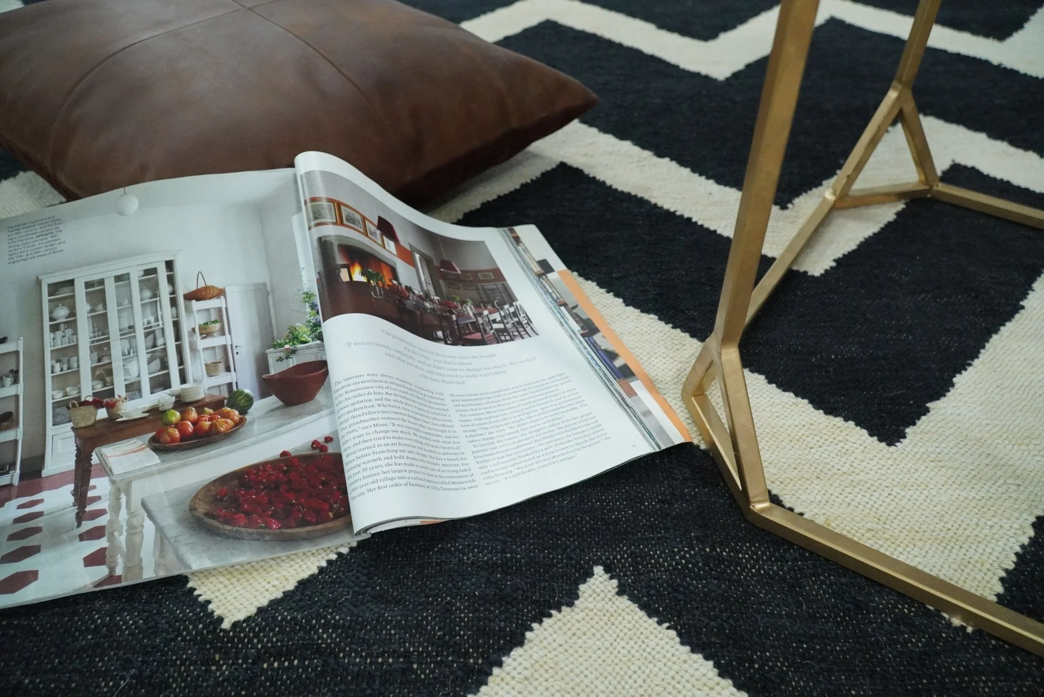 Black and Beige Outdoor Safe Hand Woven Dhurrie Rug Chevron Pattern - Image 5