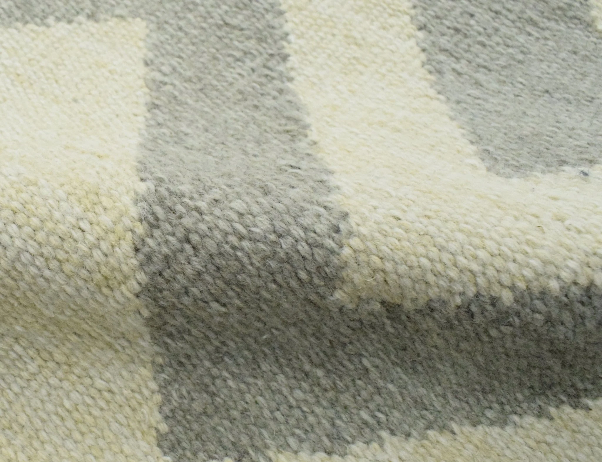Outdoor Safe Chevron Pattern Silver and Beige Dhurrie Rug - Image 7