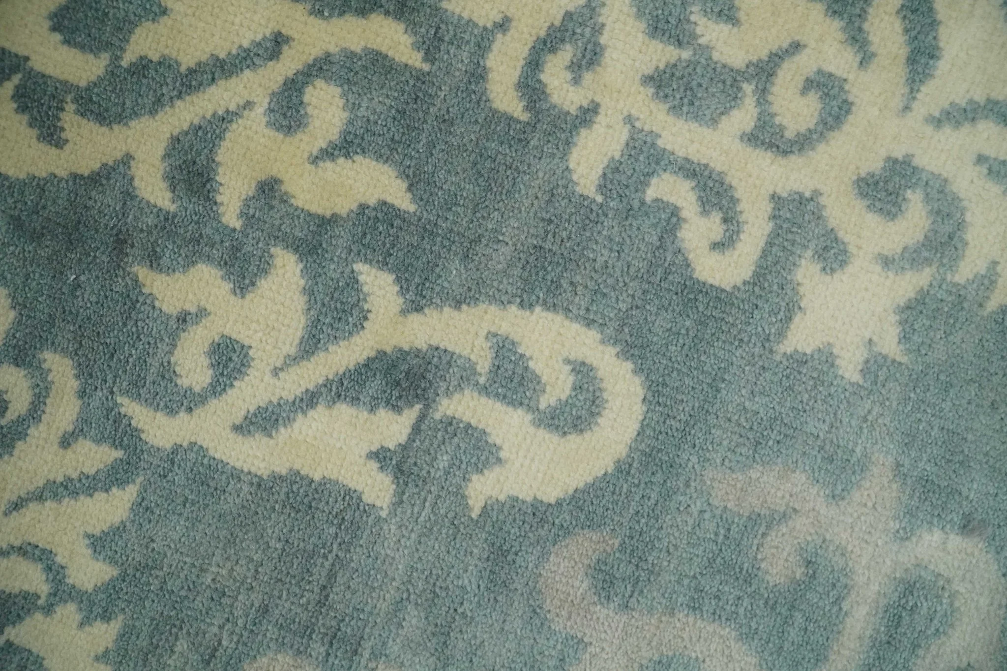 Beige and Gray 2x3 Hand Knotted Traditional Persian Oushak Wool Rug | N5923 - Image 6