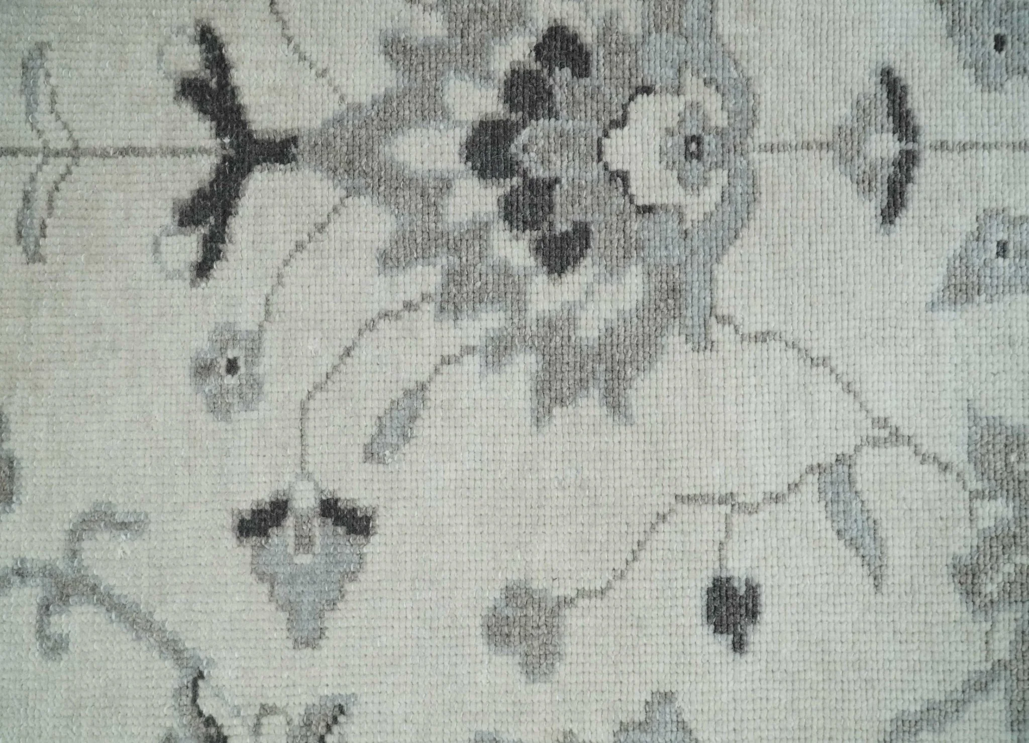 2x4 Hand Knotted Ivory and Silver Traditional Persian Oushak Wool Rug | N5224 - Image 6