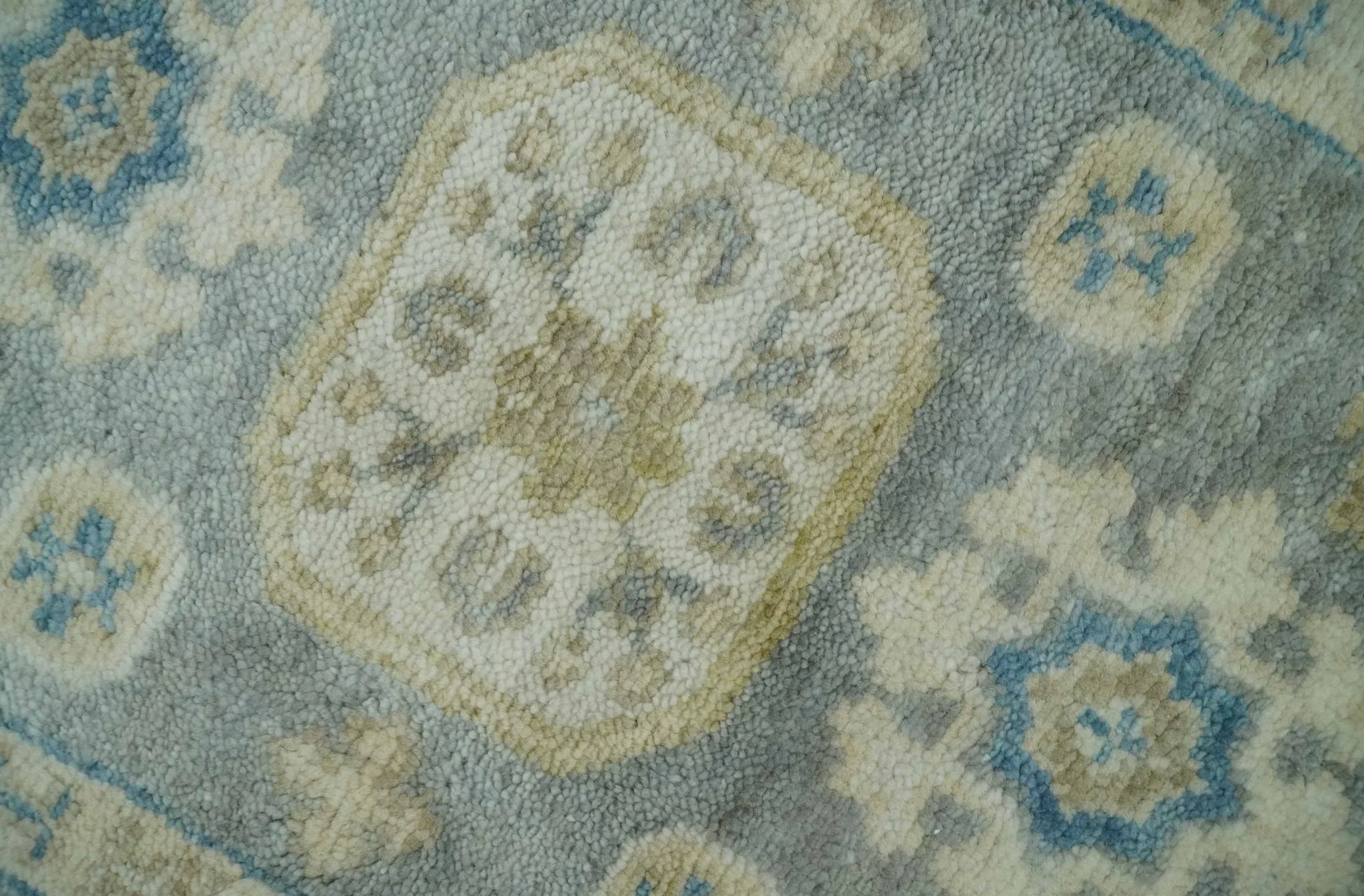 2x3 Ivory, Beige and Silver Hand Knotted Heriz Traditional Design Wool Rug - Image 2