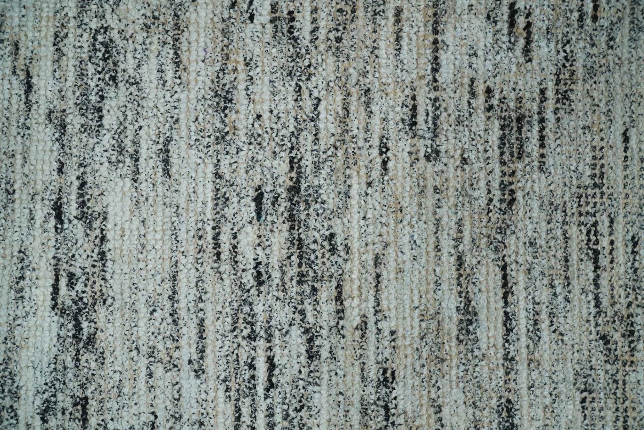 2x3 Modern Abstract Charcoal and Silver Rug made with Art Silk | N4923 - Image 8