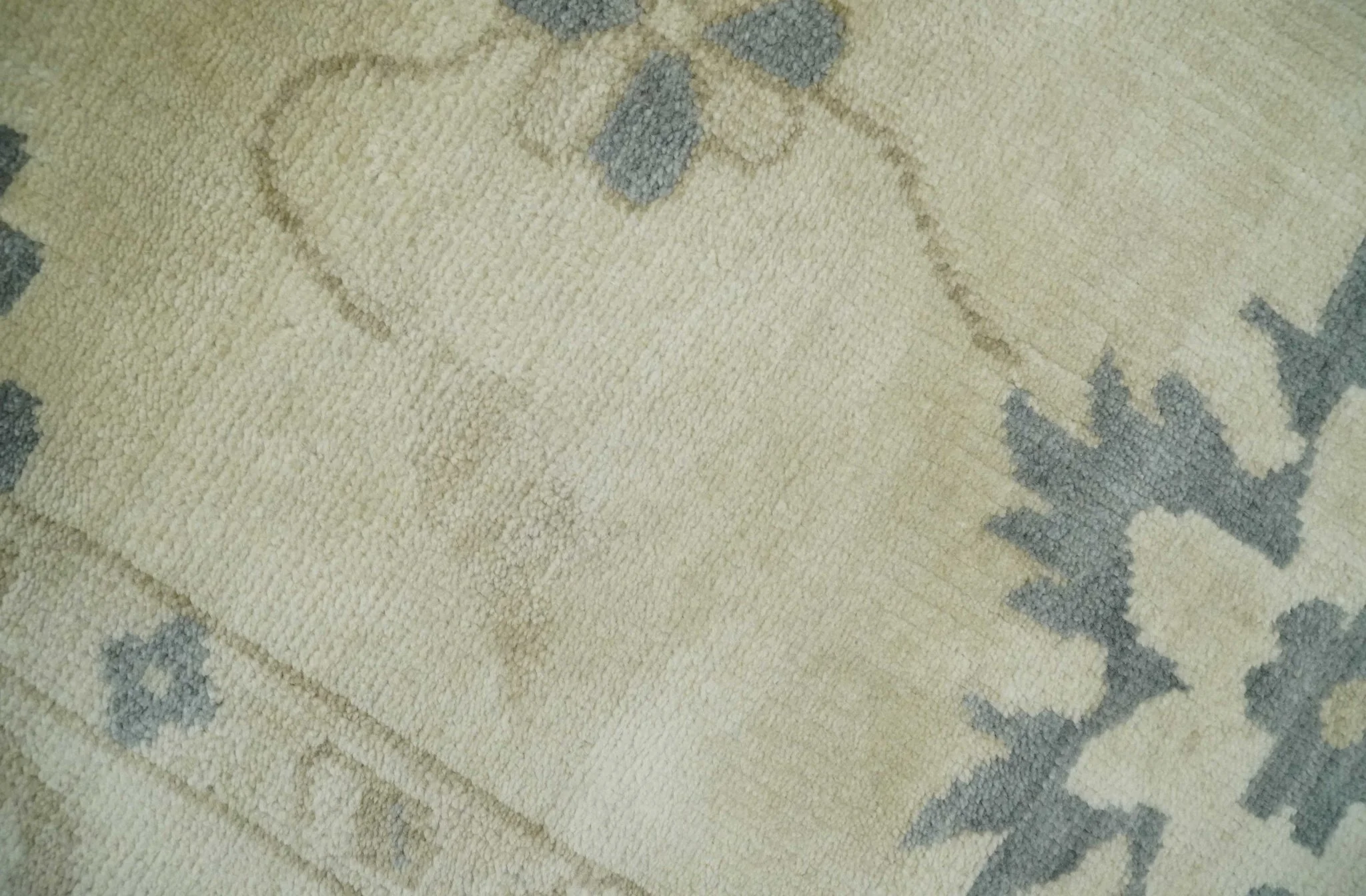 2x4 Hand Knotted Beige and Gray Traditional Persian Oushak Wool | N7824 - Image 2