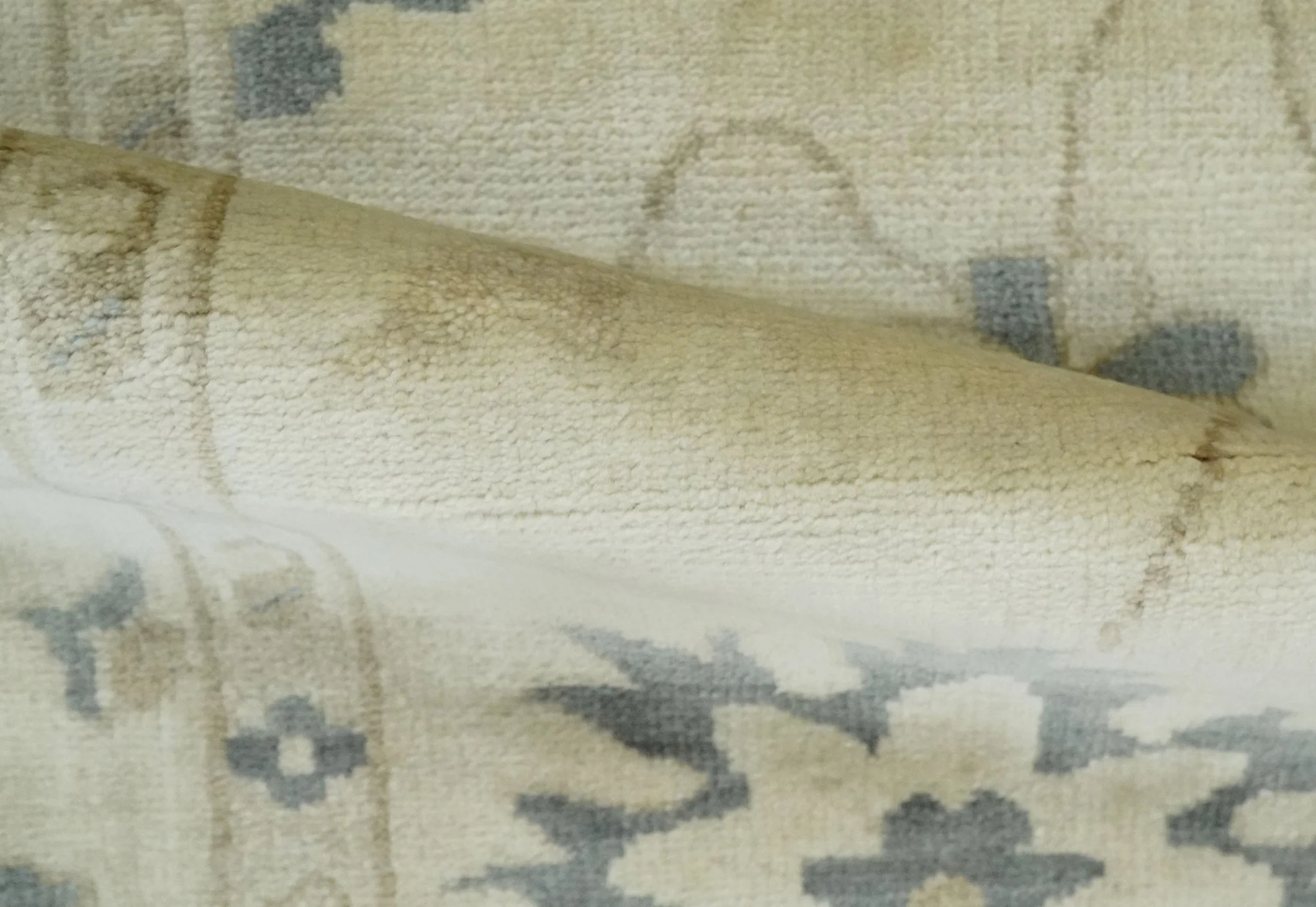 2x4 Hand Knotted Beige and Gray Traditional Persian Oushak Wool | N7824 - Image 4