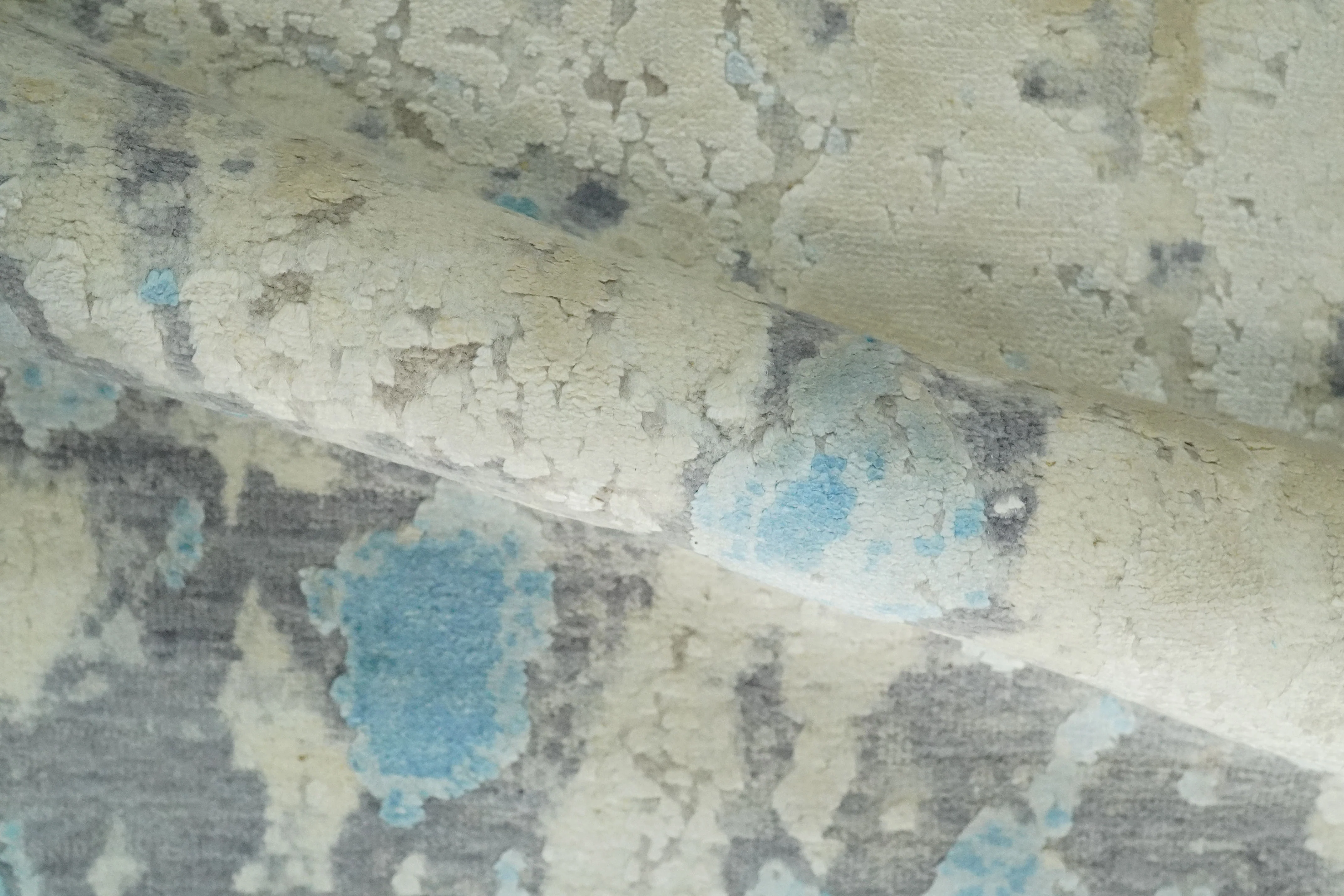 2x4 Modern Abstract Ivory, Blue and Charcoal Wool and Silk Rug| N7324 - Image 4