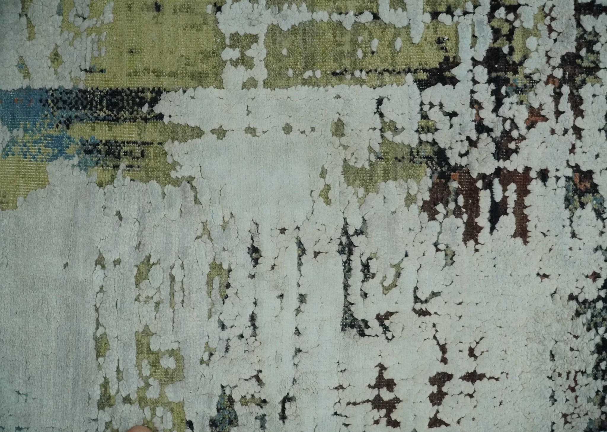 Modern Abstract 2x4 High Low Ivory and Olive Real Silk and Wool Rug made | N1924 - Image 4