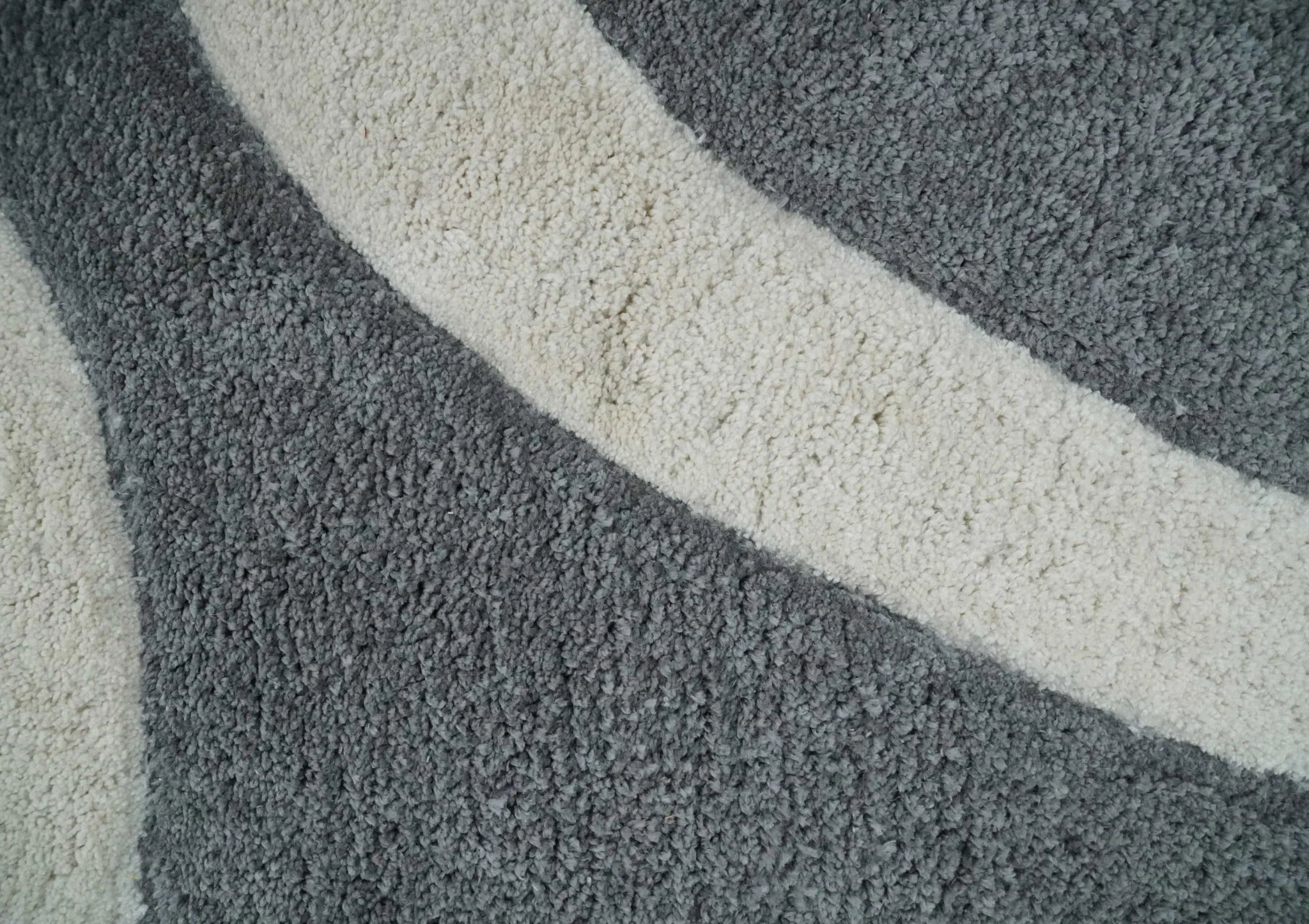 Plush Contemporary 3x5, 4x6 and 5x7 Hand Woven Shag Ivory and Gray Art Silk Soft Area Rug - Image 4