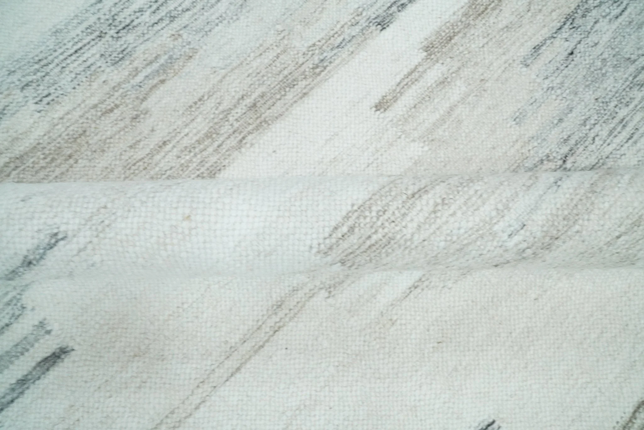 Ivory and Gray Kilim Rug made with fine wool and viscose | SE1 - Image 7