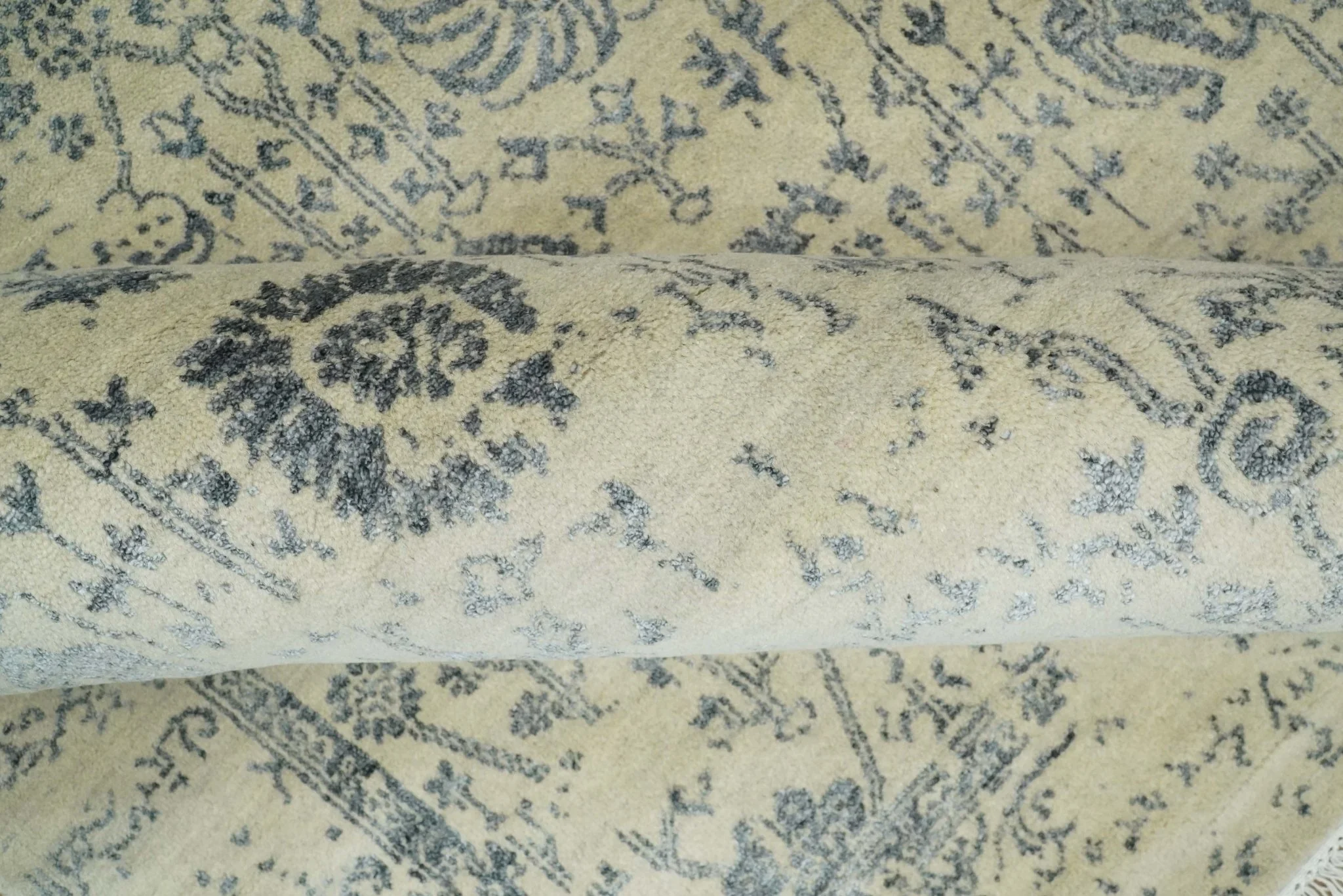 4x6 Fine Hand Knotted Beige and Gray Traditional Vintage Persian Style Antique Wool and Silk Rug | AGR14 - Image 8