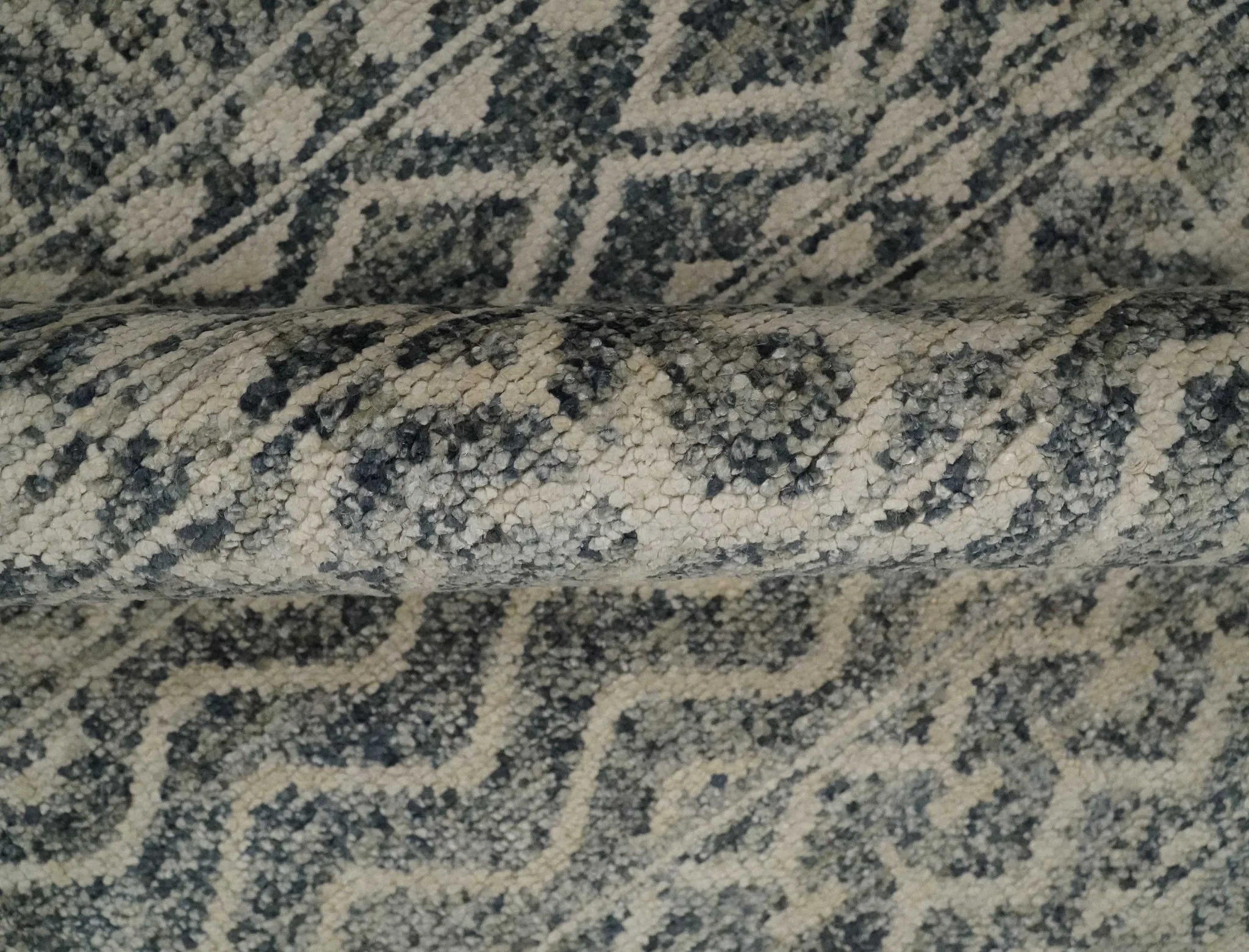 4x6 Hand Knotted Ivory, Black and Gray Modern Contemporary Southwestern Tribal Trellis Recycled Silk Area Rug | OP56 - Image 6
