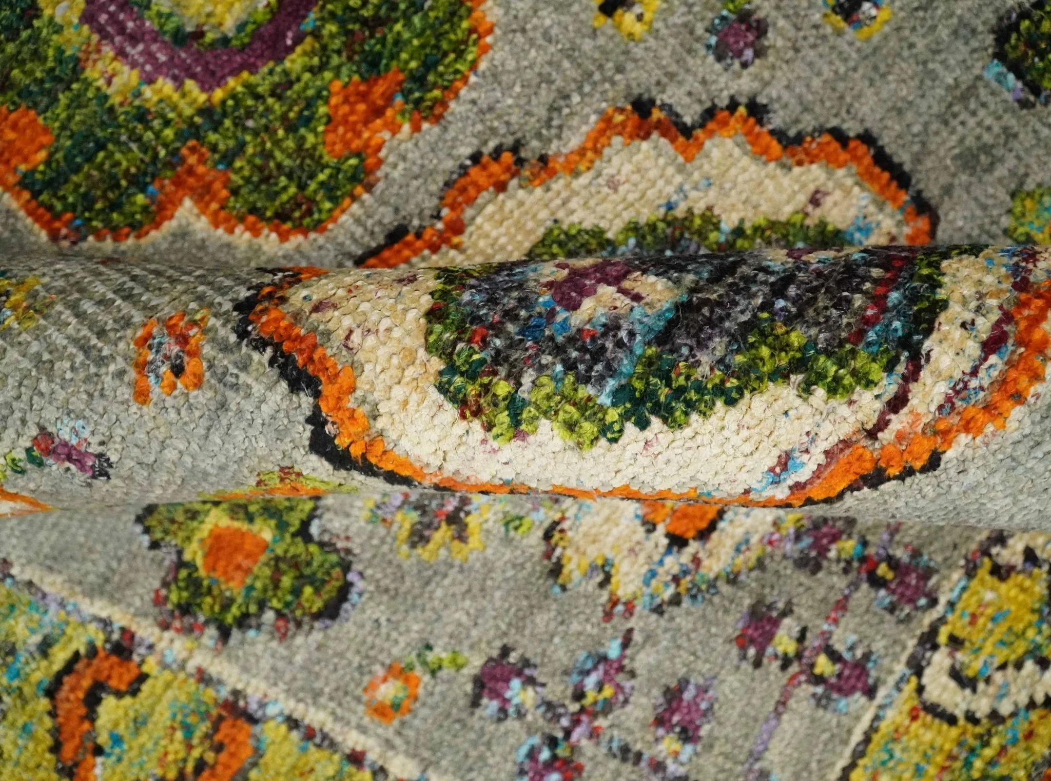 4x6 Hand Knotted Silver, Yellow and Orange Persian Oushak made of Recycled Silk Area Rug | OP58 - Image 6