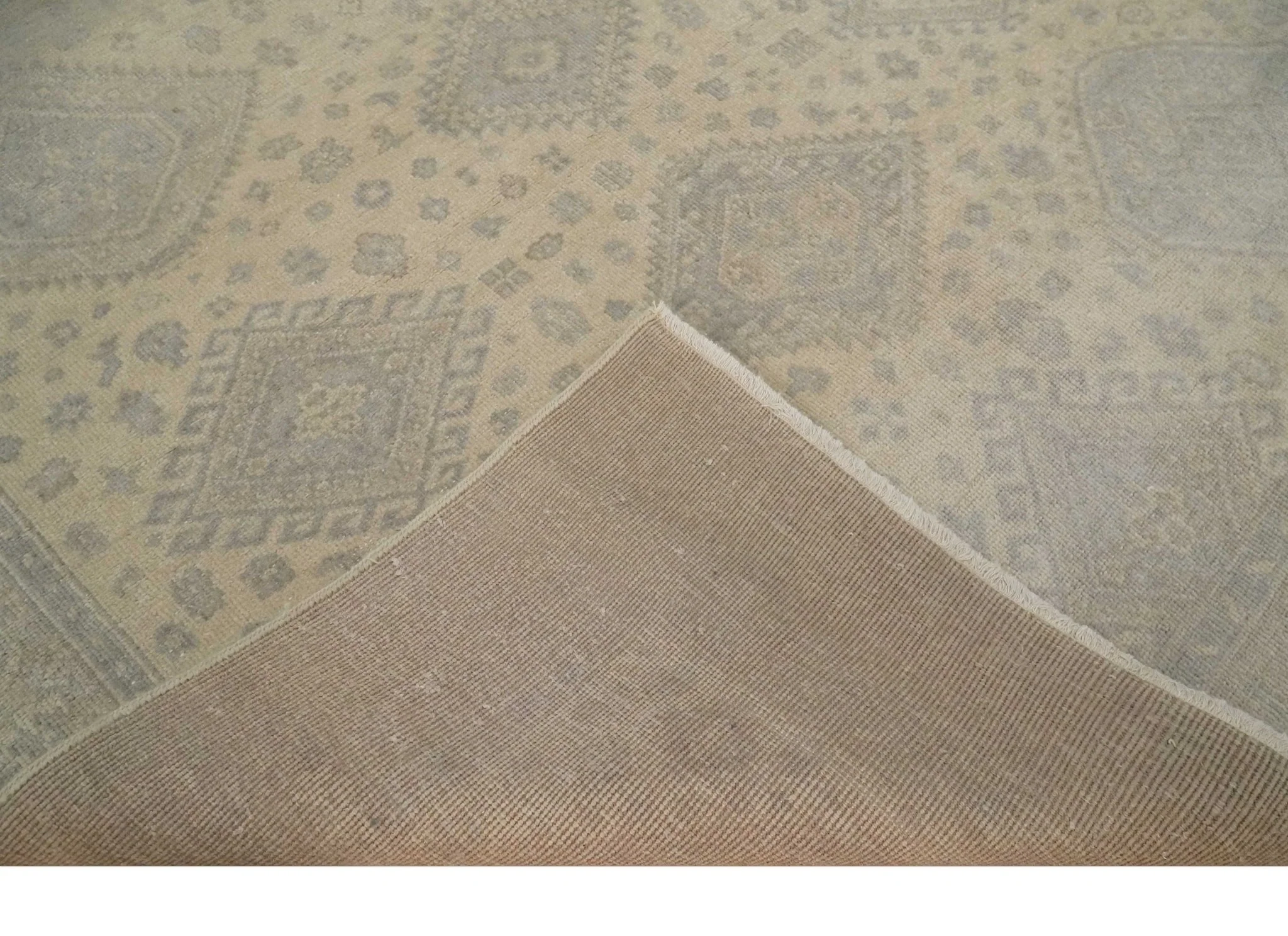 Low Pile 6x9 Hand Knotted Beige and Gray Traditional Wool Area Rug - Image 7