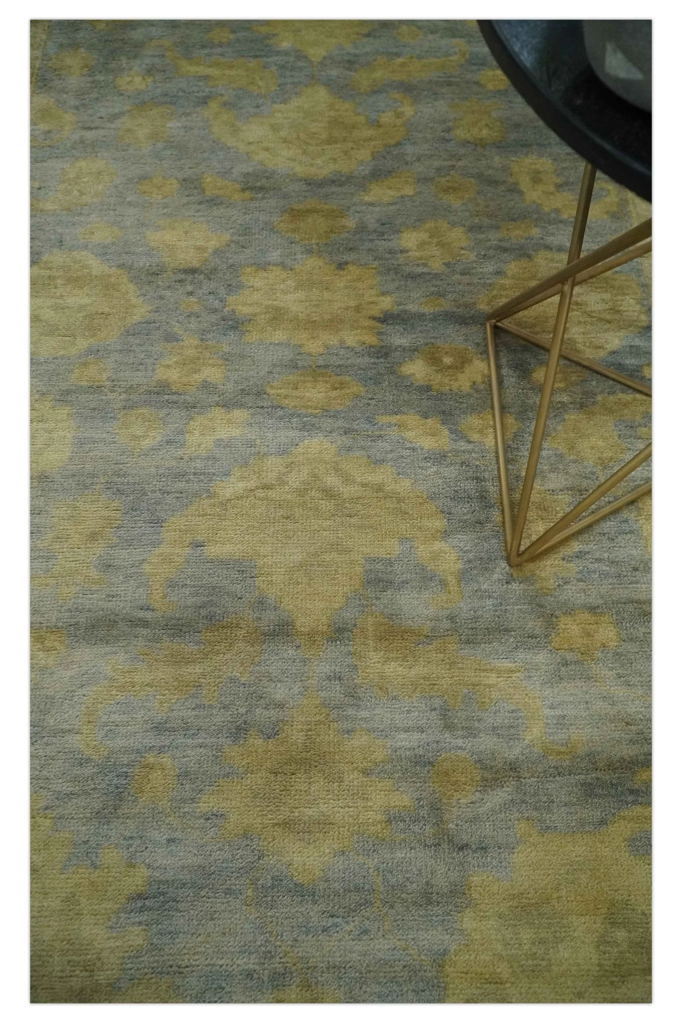 5.9x8.4 Hand Knotted Gray and Beige Traditional Oushak Wool Area Rug - Image 2