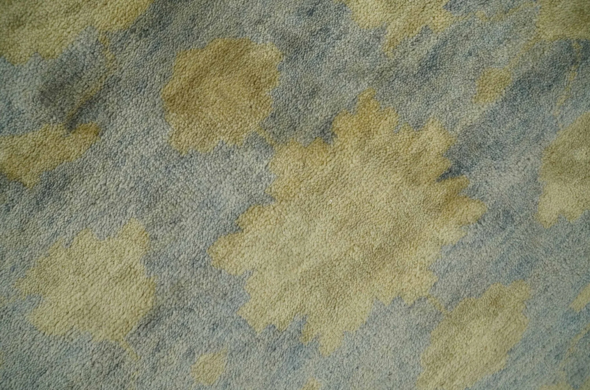 5.9x8.4 Hand Knotted Gray and Beige Traditional Oushak Wool Area Rug - Image 4