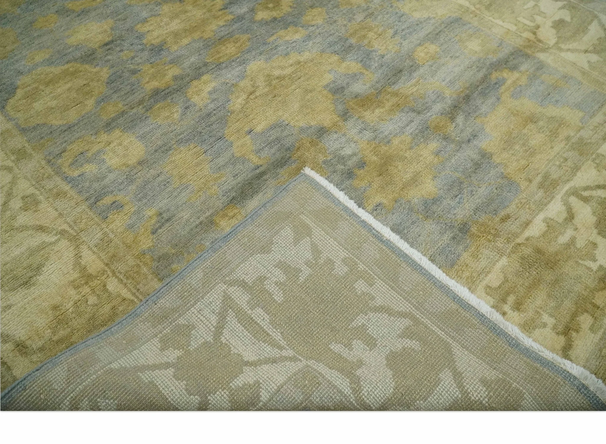 5.9x8.4 Hand Knotted Gray and Beige Traditional Oushak Wool Area Rug - Image 7