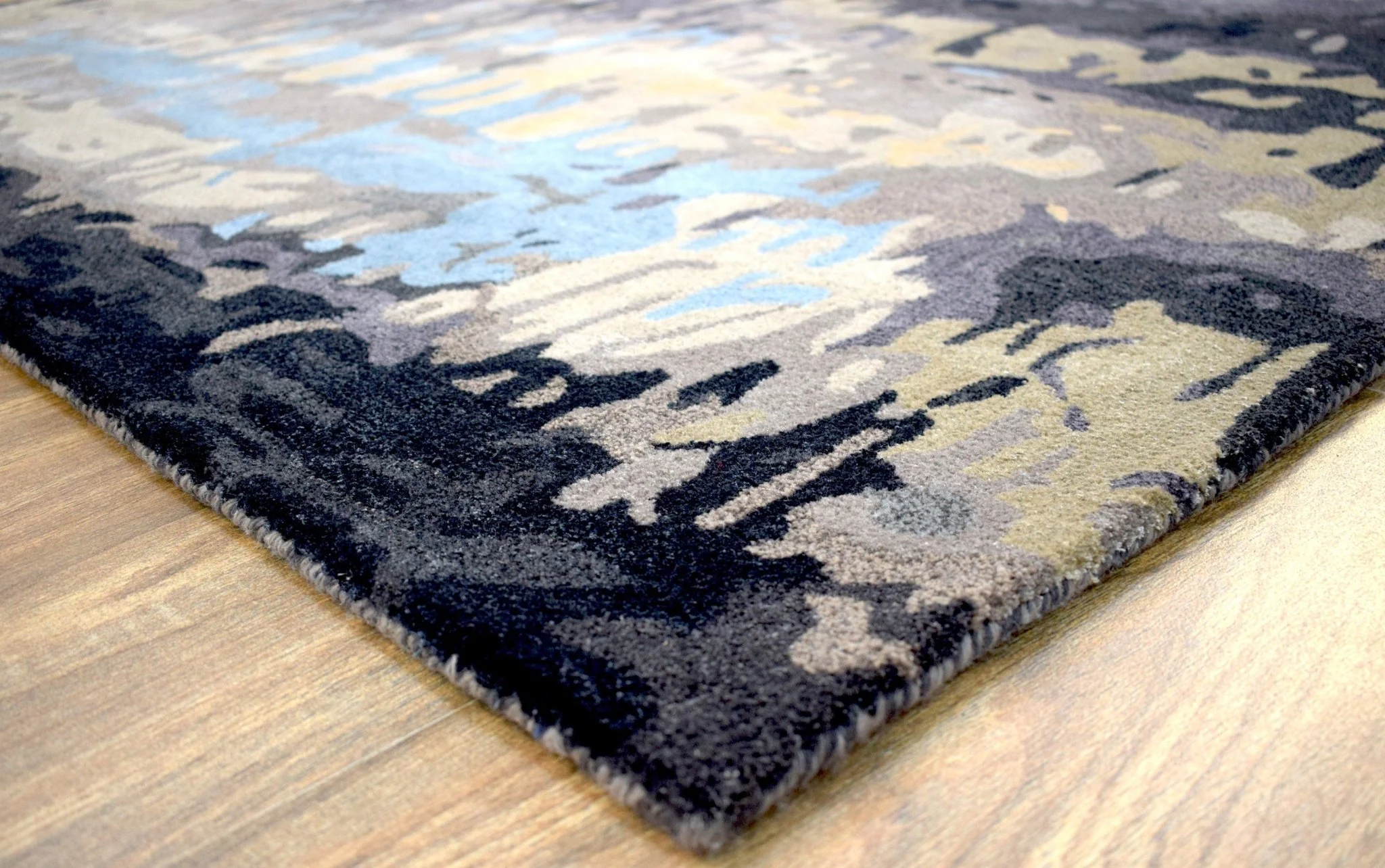 5x8 Abstract Black and Blue Area Rug | Handmade with Wool and Viscose | TRD633958 - Image 6