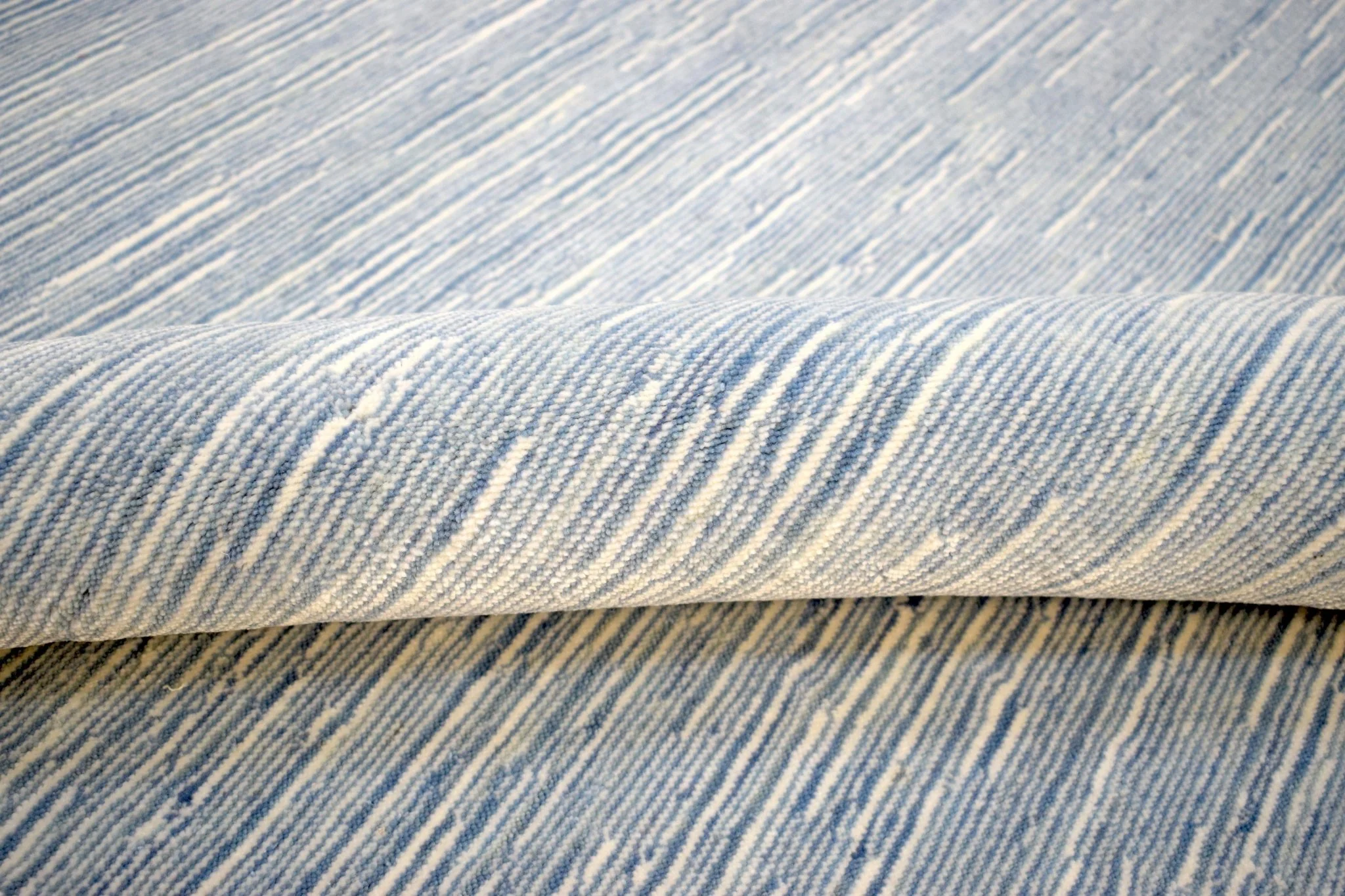 Hand Woven Blue, Ivory wool and Art Silk contemporary Area Rug - Image 9