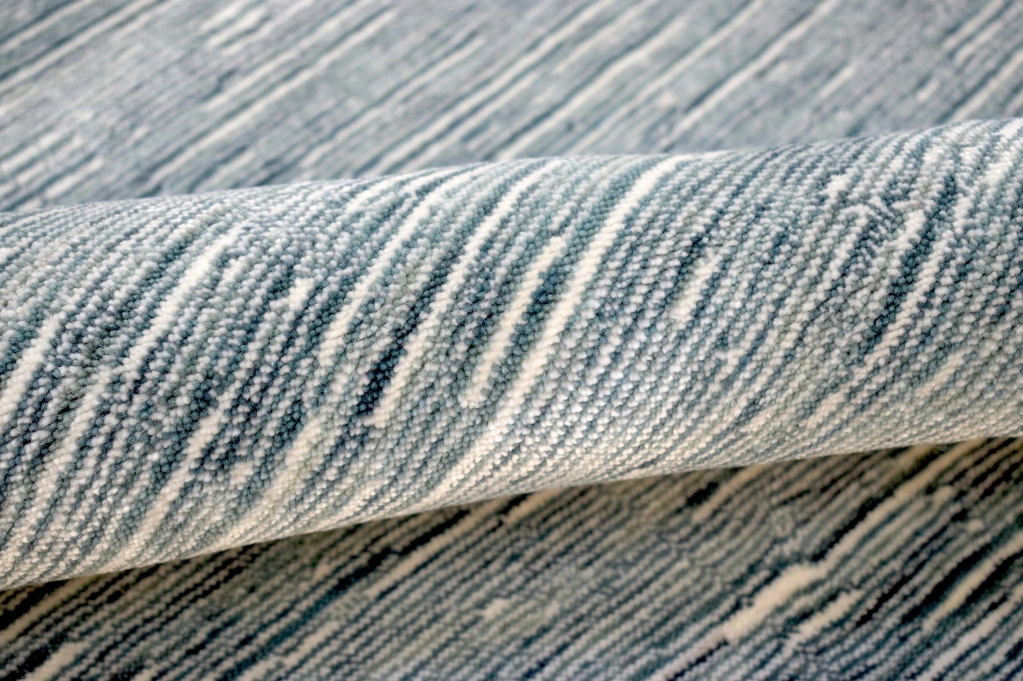 5x8 Solid blue and Silver Area Rug | Handmade with Wool & Viscose | TRD1006858 - Image 9