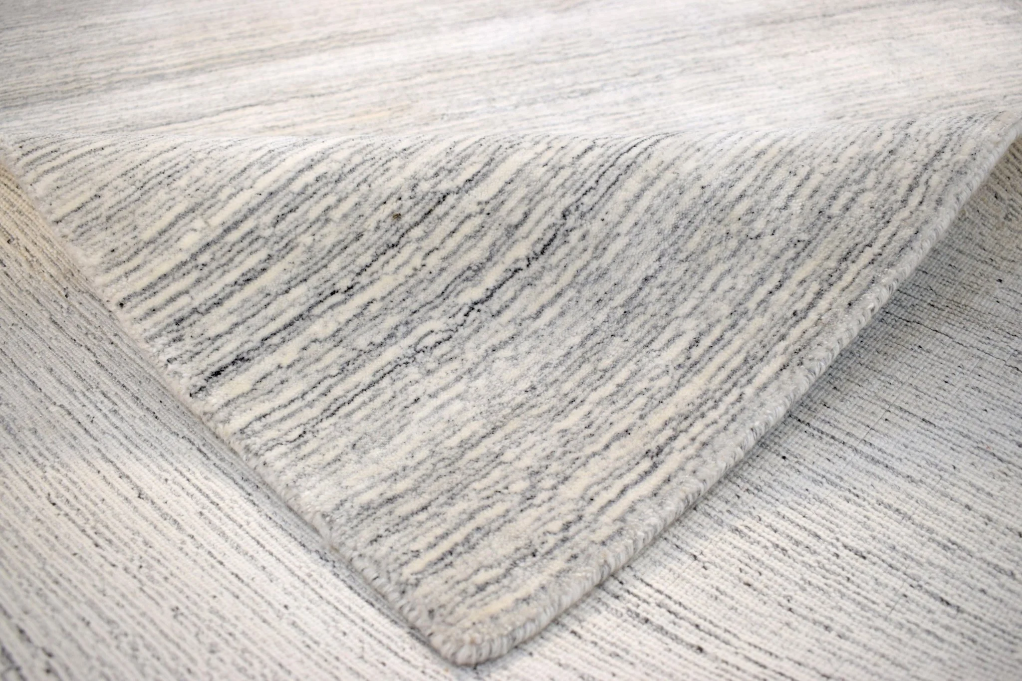 5x8 Solid Beige and Silver Area Rug | Handmade with Wool & Viscose | TRD1007258 - Image 8