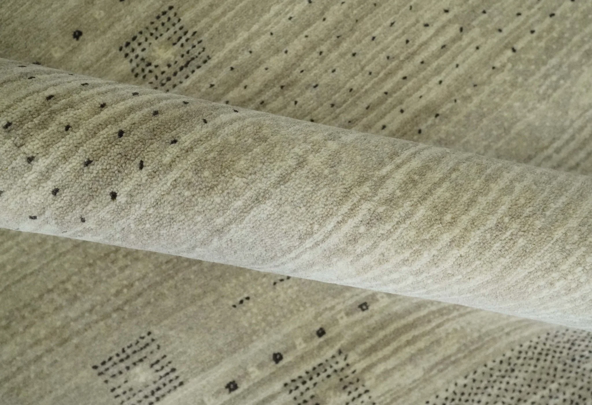 5x7 Beige and Gray Hand Spun Wool Hand Knotted Southwestern Gabbeh Rug | KNT51 - Image 6