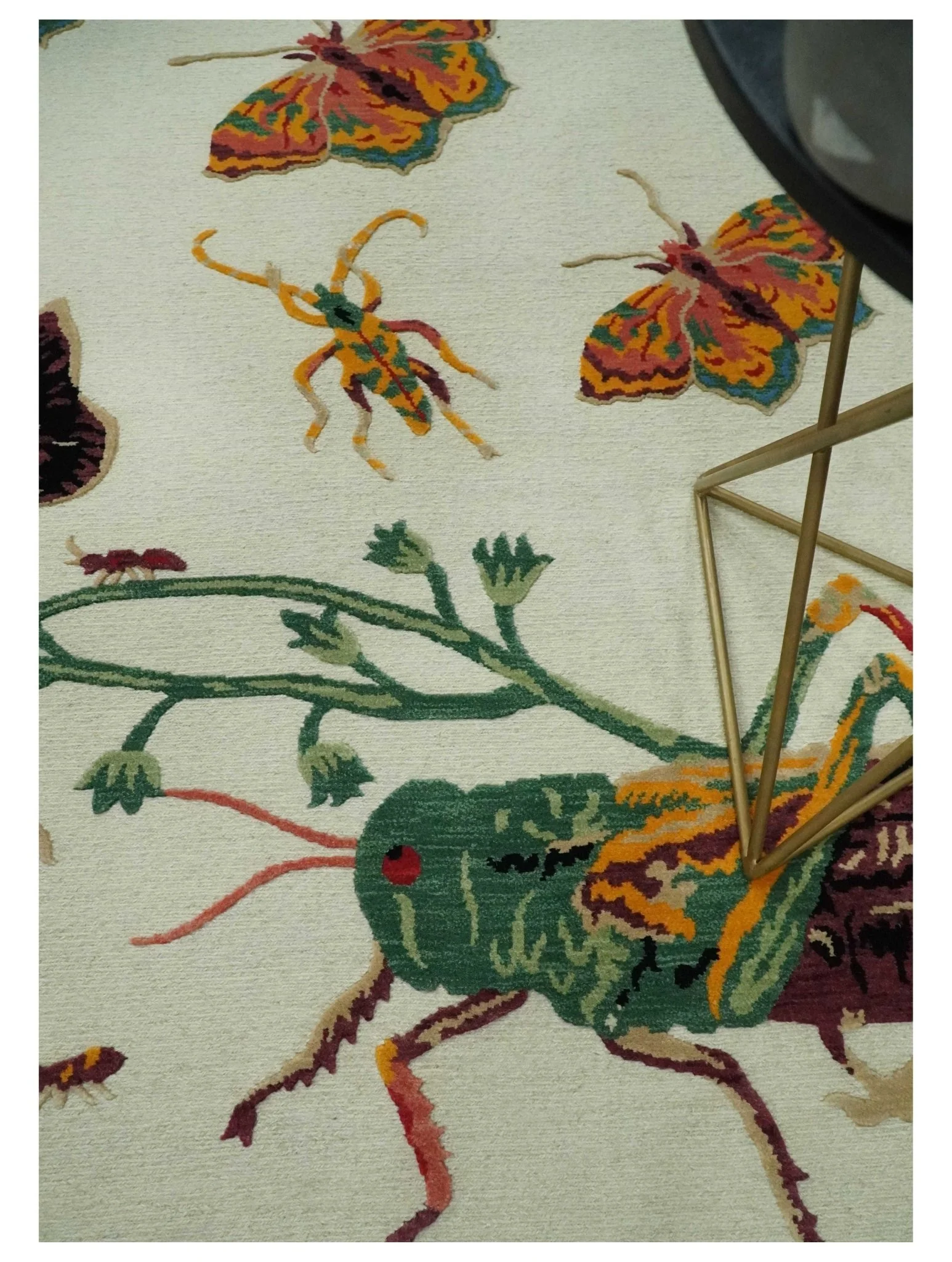 5x7 Ivory Butterfly , Insects and Flower Flatwoven Soumak Wool Hand Made Rug | KNT48 - Image 2