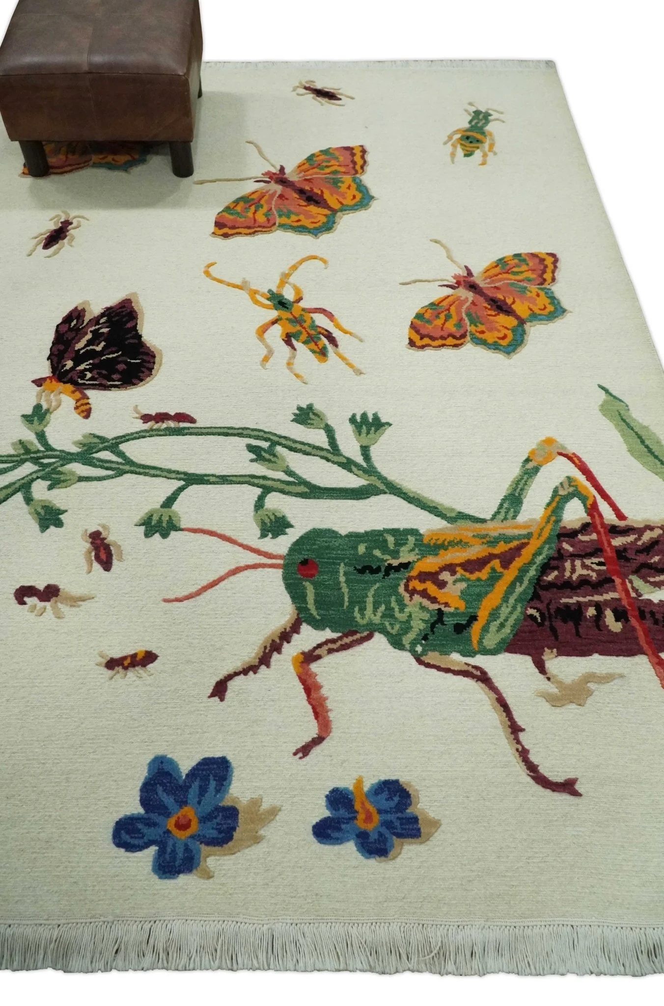 5x7 Ivory Butterfly , Insects and Flower Flatwoven Soumak Wool Hand Made Rug | KNT48 - Image 3