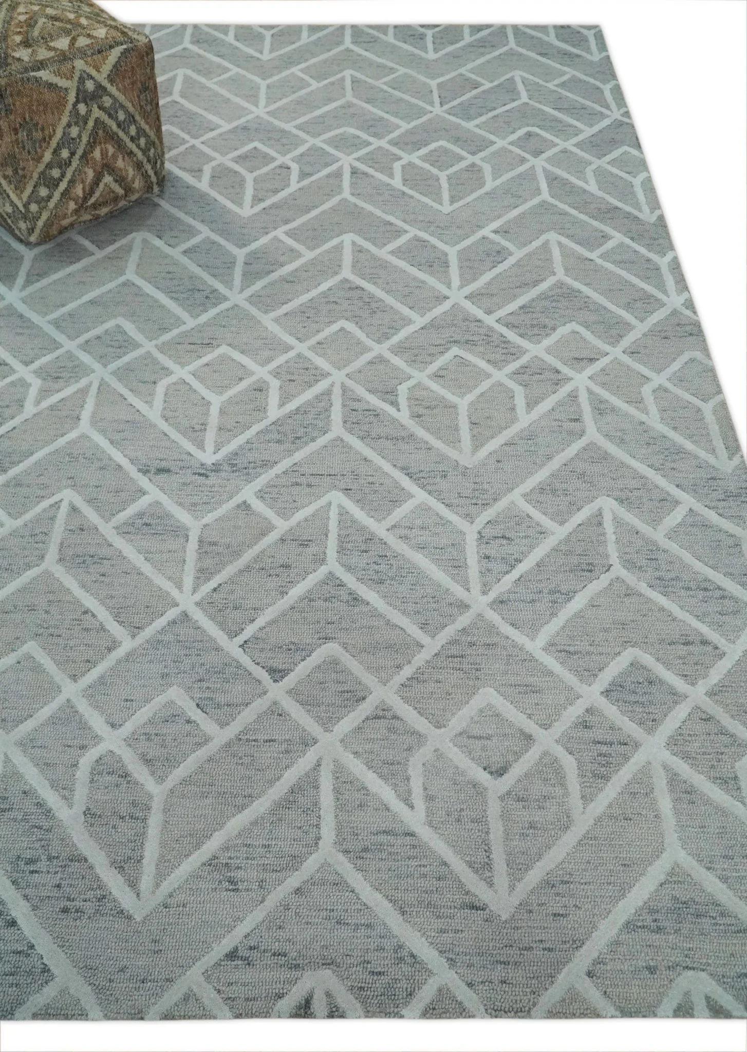 5x8 and 8x11 Handmade Area rug made with fine Wool Area Rug | TRD6373C - Image 6