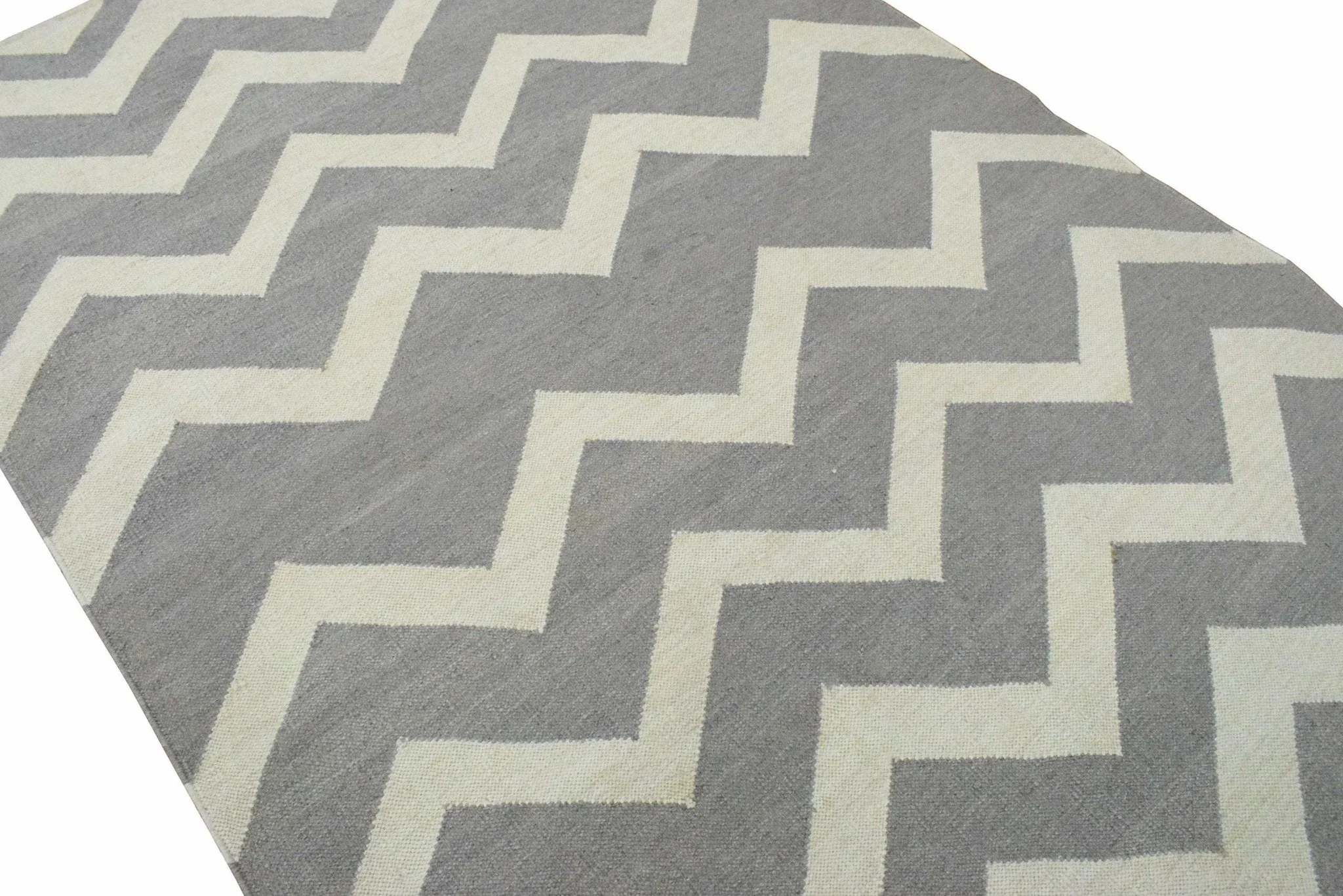5x8 Dhurrie Rug, Gray and White Chevron Pattern Rug - Image 5