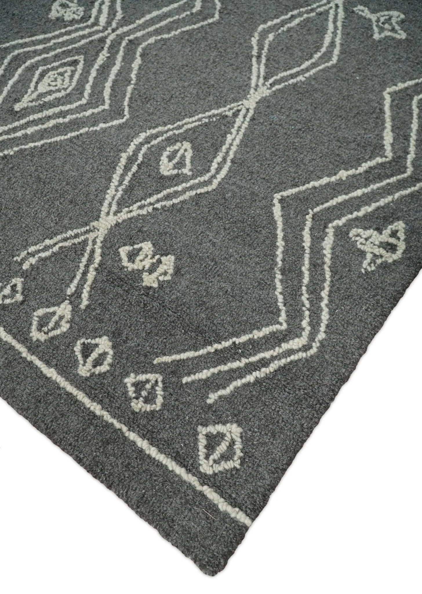 5x8 Gray and White Tribal Hand Hooked Textured Loop Area Rug | TRIB1 - Image 6