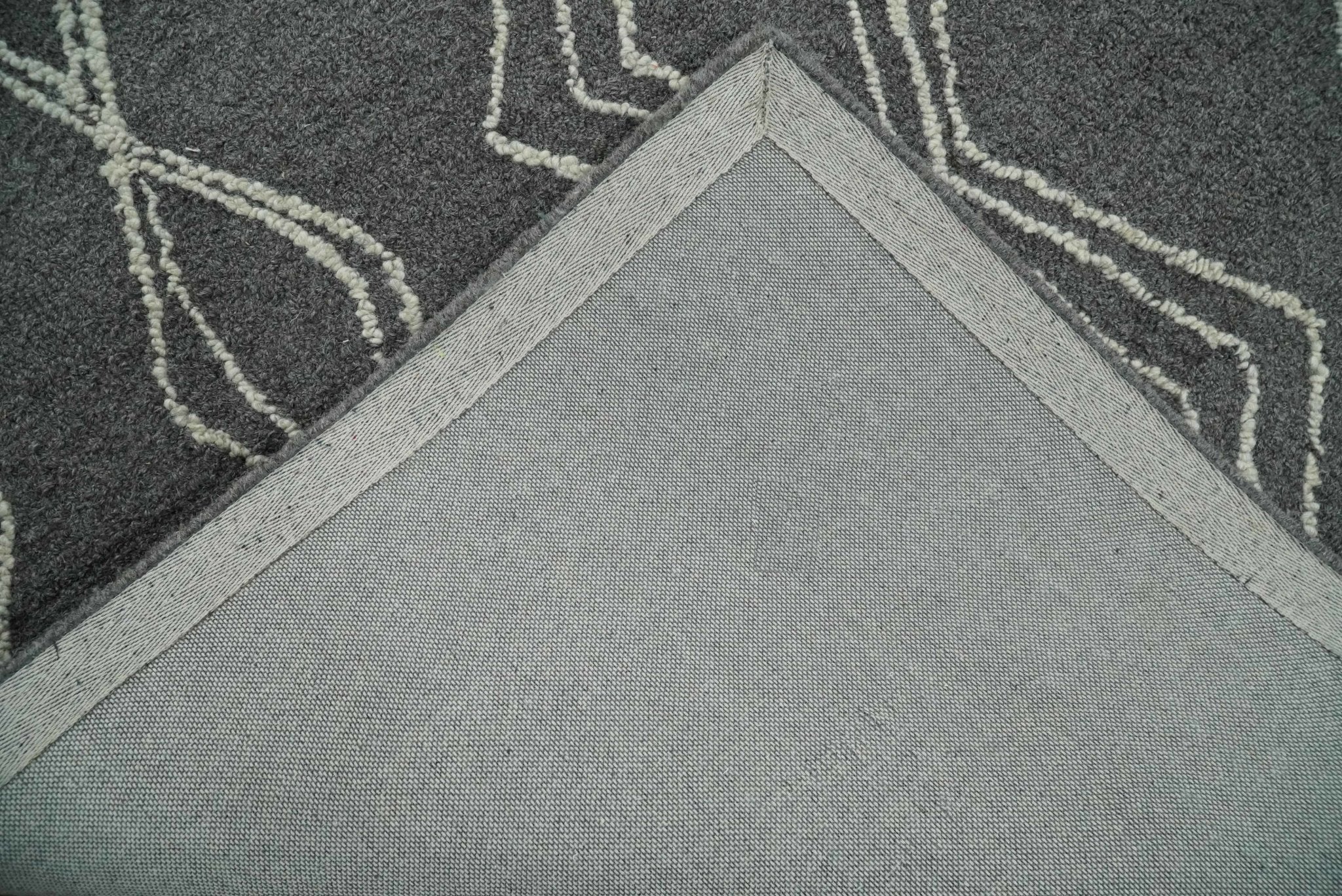 5x8 Gray and White Tribal Hand Hooked Textured Loop Area Rug | TRIB1 - Image 9