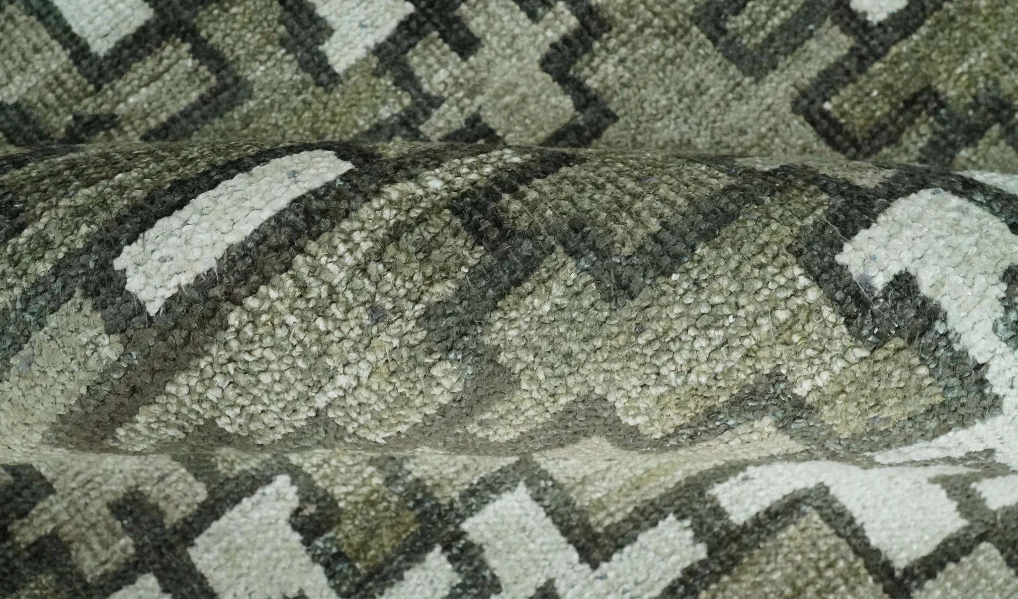 5x8 Hand Knotted Gray, Charcoal and Ivory Modern Contemporary Southwestern Tribal Trellis Recycled Silk Area Rug | OP124 - Image 6