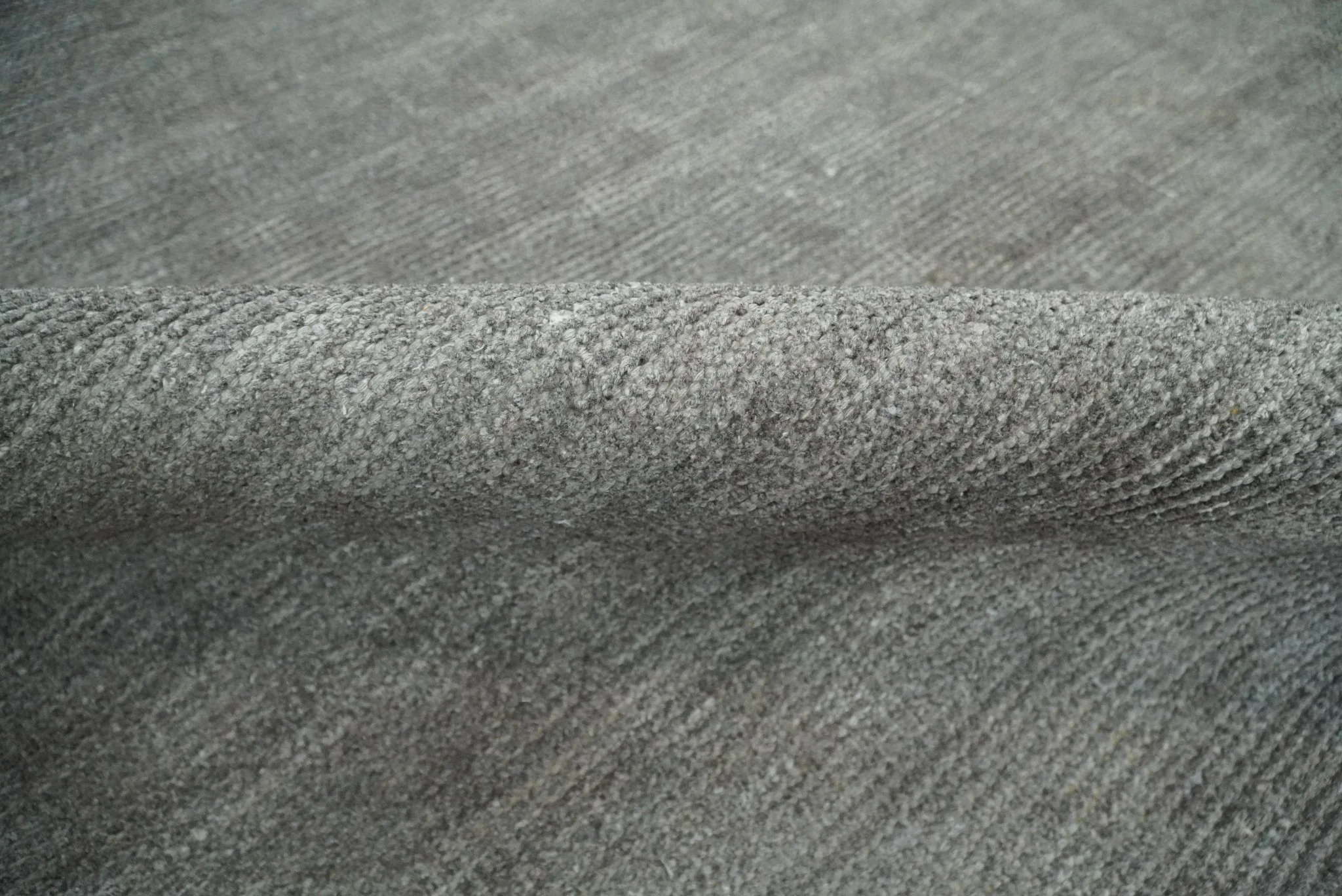 5x8 Solid Gray Rug made with wool and viscose blend | TRD178A - Image 13