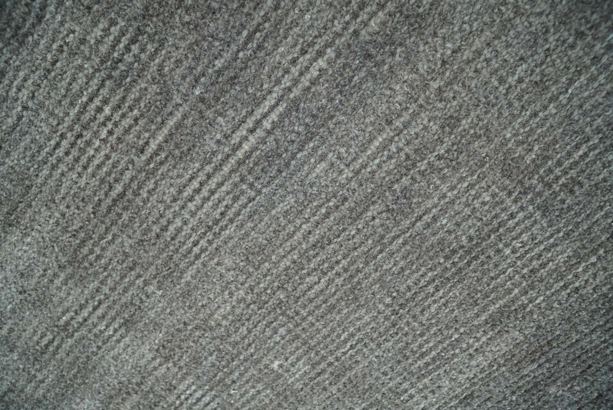 5x8 Solid Gray Rug made with wool and viscose blend | TRD178A - Image 2