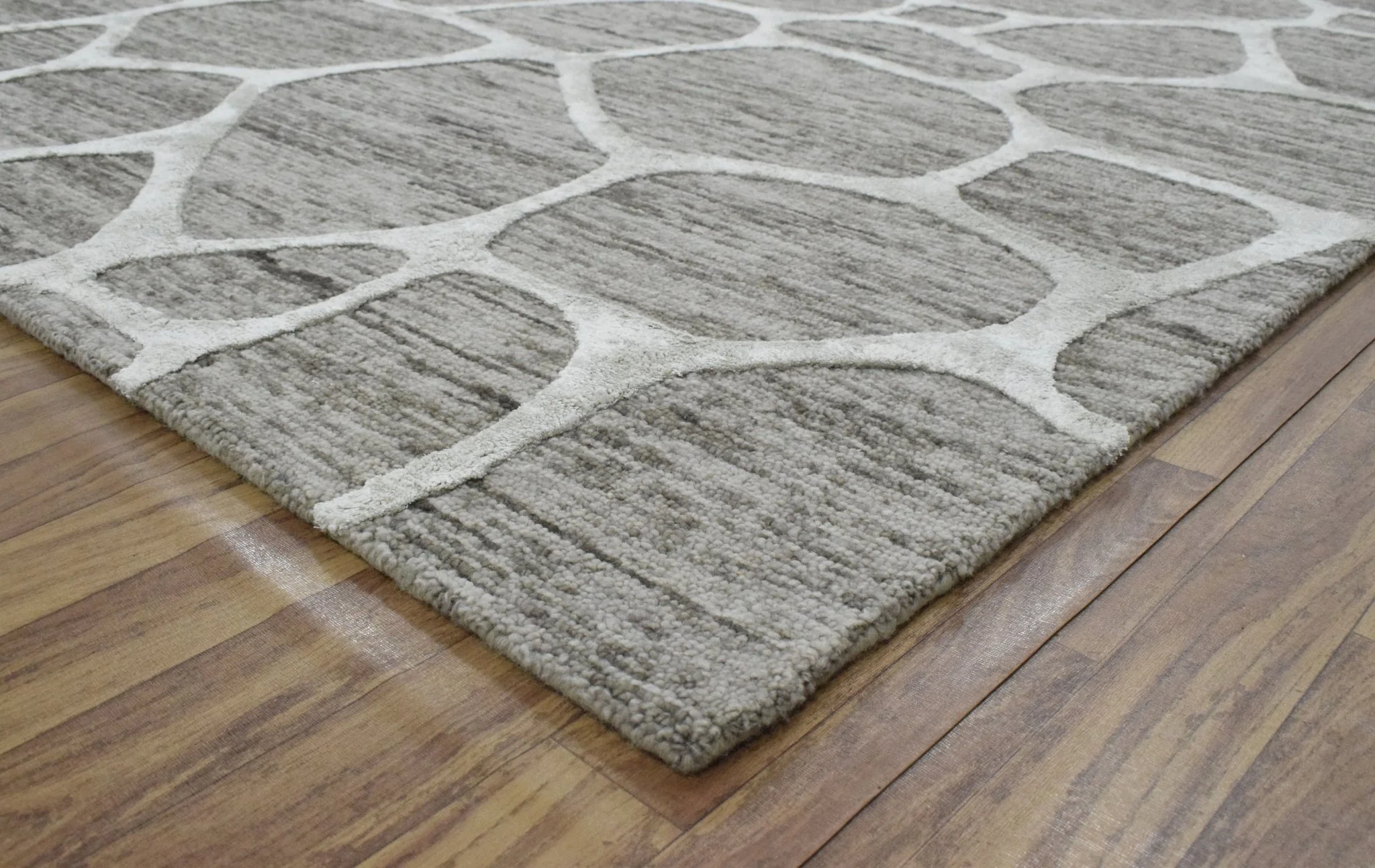 5x8 Handmade Geometrical Design Wool and Viscose Area Rug - Image 7