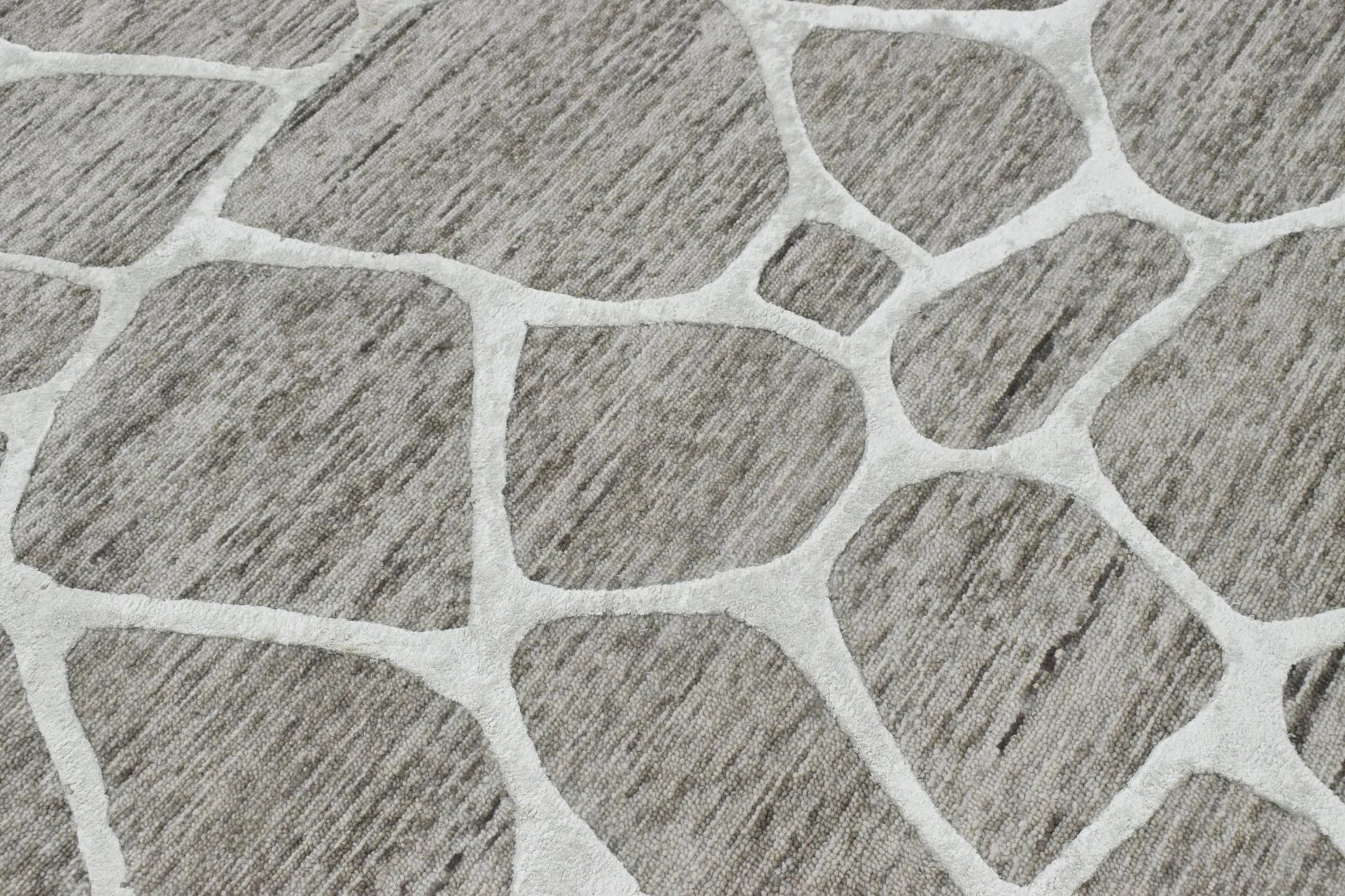 5x8 Handmade Geometrical Design Wool and Viscose Area Rug - Image 9