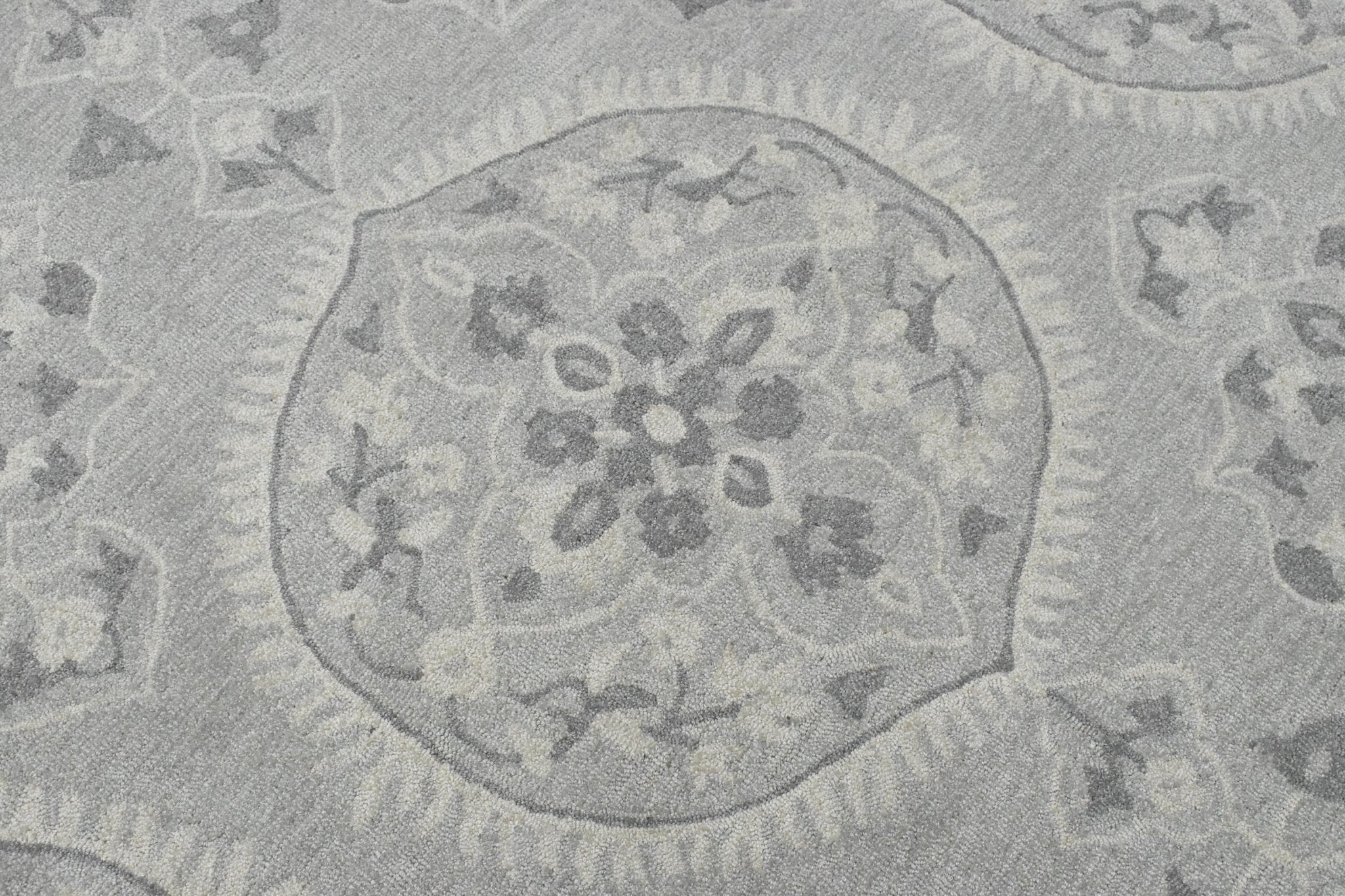 5x8 Silver and Gray Wool Area Rug | Handmade Area rug made with fine wool - Image 10