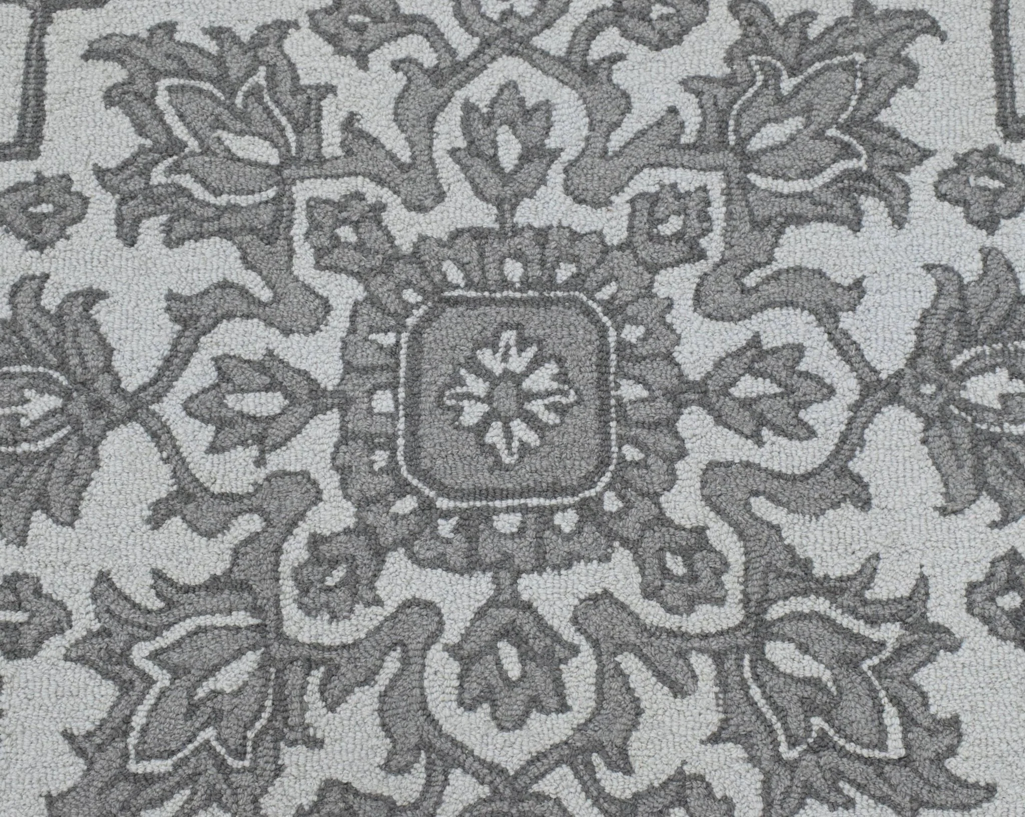 5x8 Silver and Charcoal Traditional Design Wool Area Rug - Image 4
