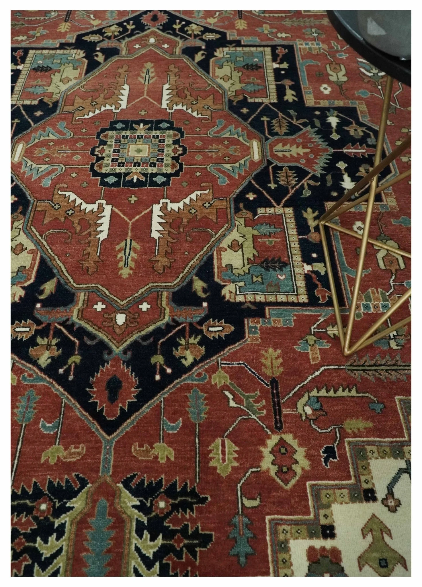 8x10 and 9x12 Wool Hand Knotted Heriz Serapi Black, Rust and Ivory Floral Area Rug | TRDCP1063 - Image 2