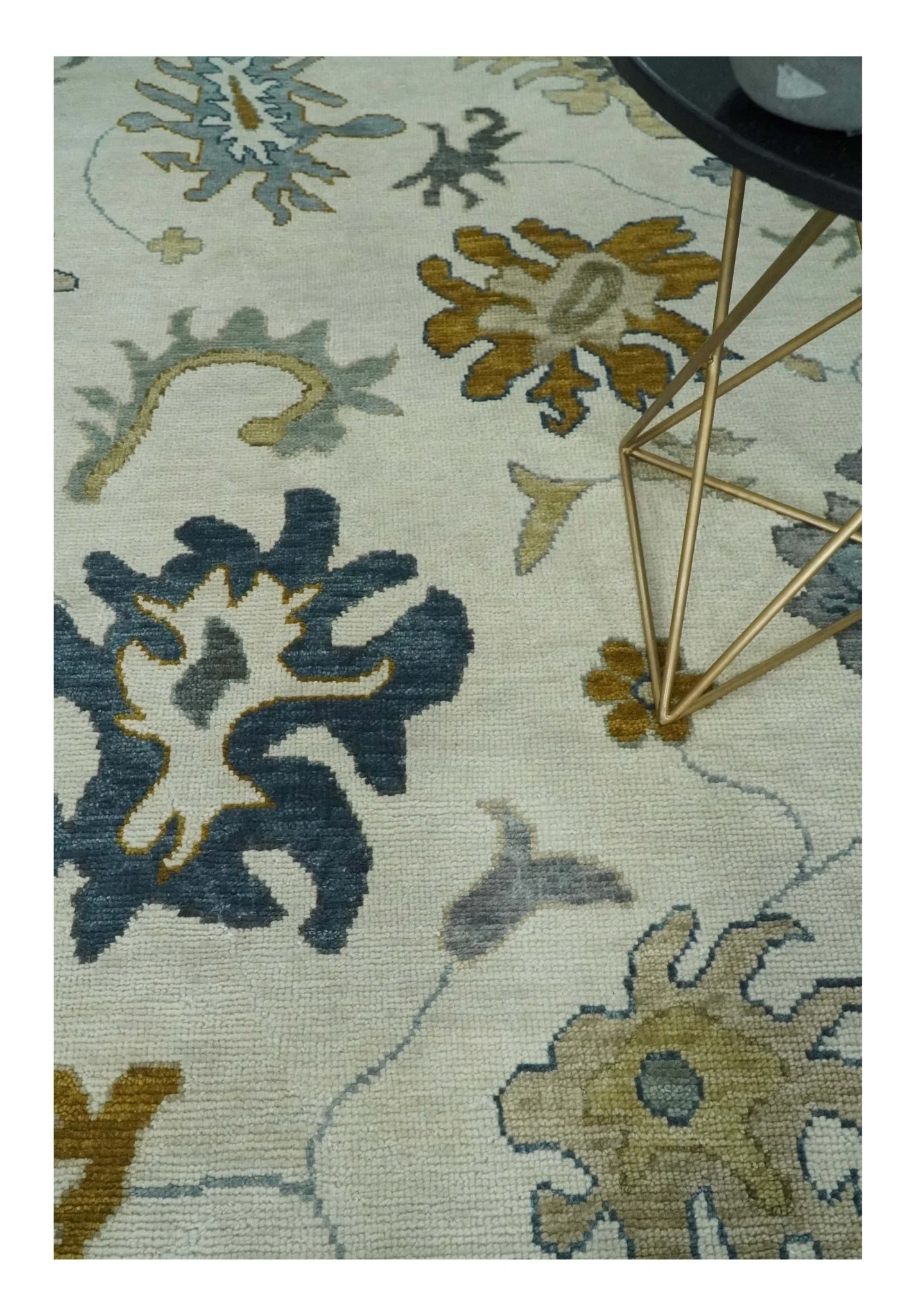 Custom Made Traditional Oushak Ivory and Silver Hand knotted wool Area Rug - Image 9