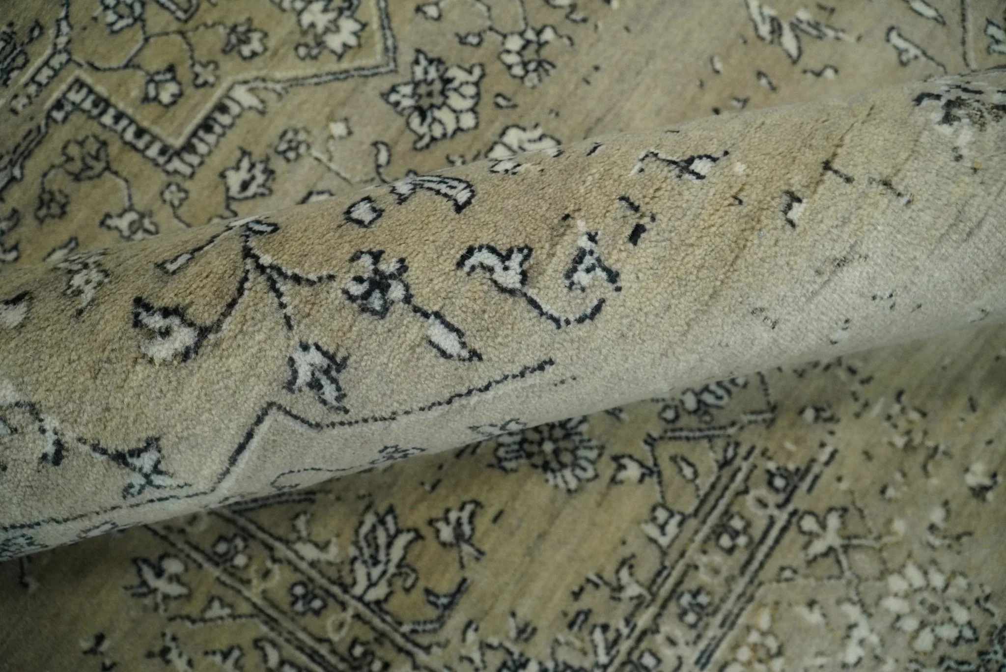 6x9 Fine Hand Knotted Beige and Black Traditional Vintage Persian Style Antique Wool Rug | AGR4 - Image 7