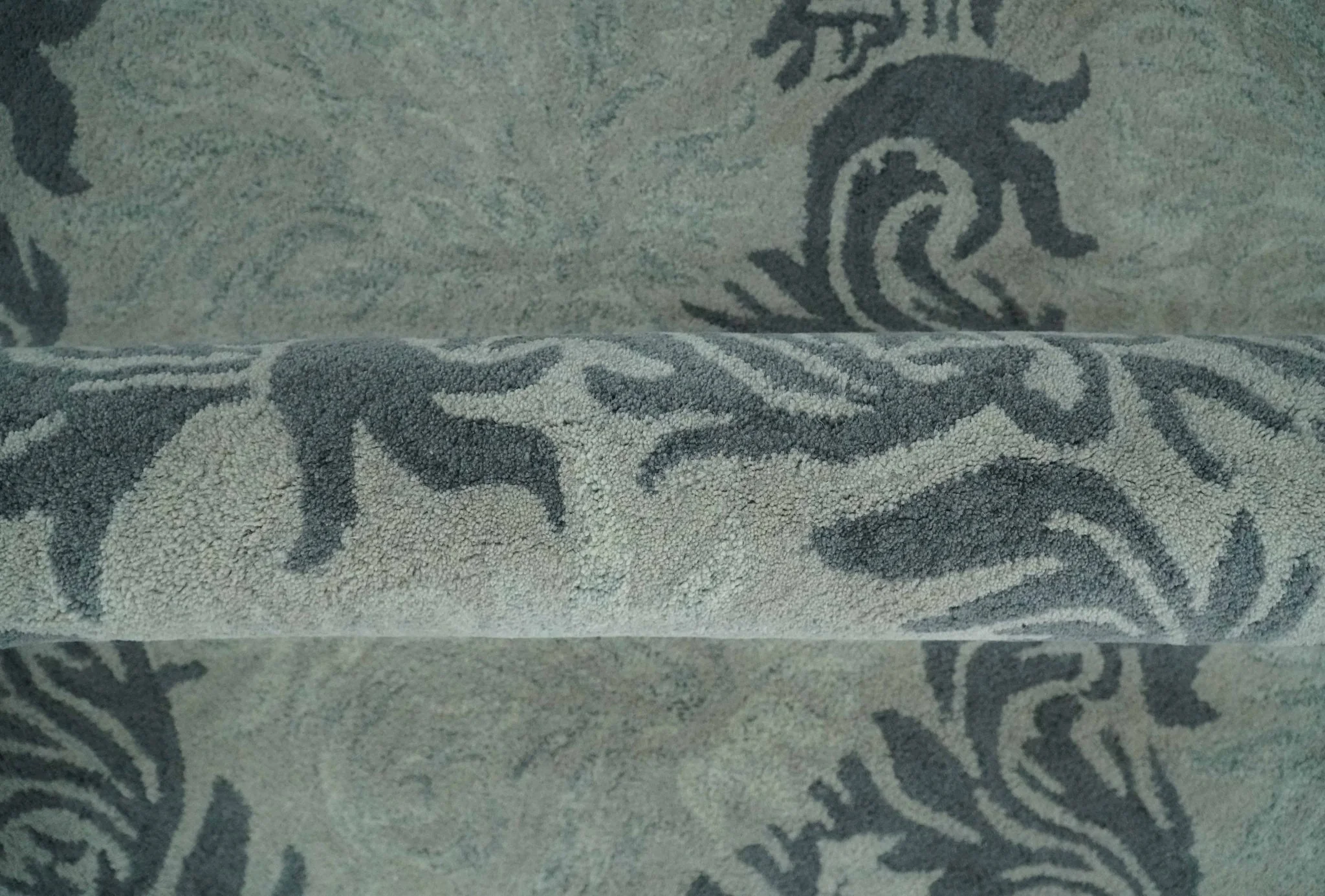 6x9 Gray and Charcoal Ikat Pattern Hand Tufted Wool Area Rug - Image 6
