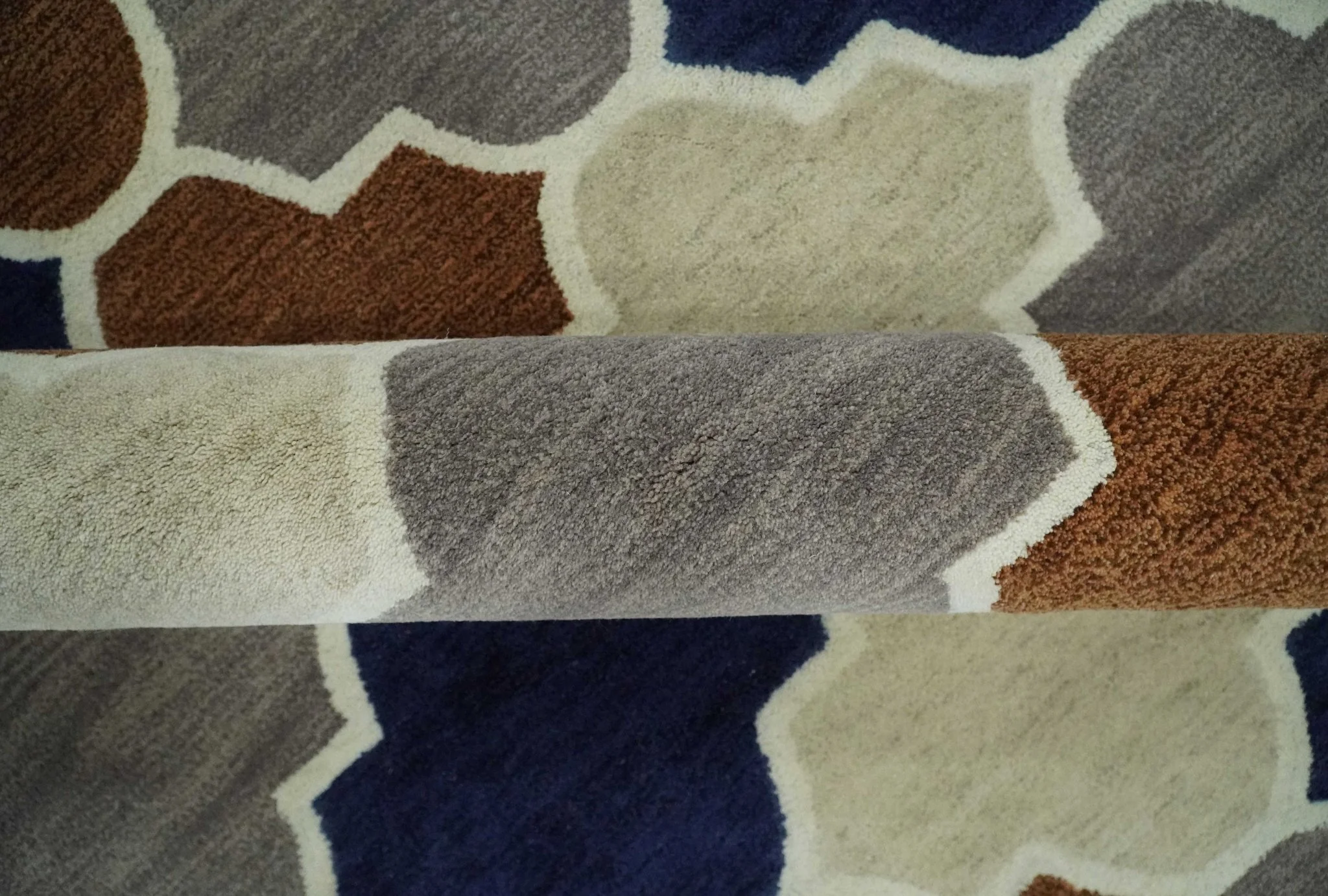 6x9 Ivory, Blue, Brown and Silver Ikat Pattern Hand Tufted Wool Area Rug - Image 6