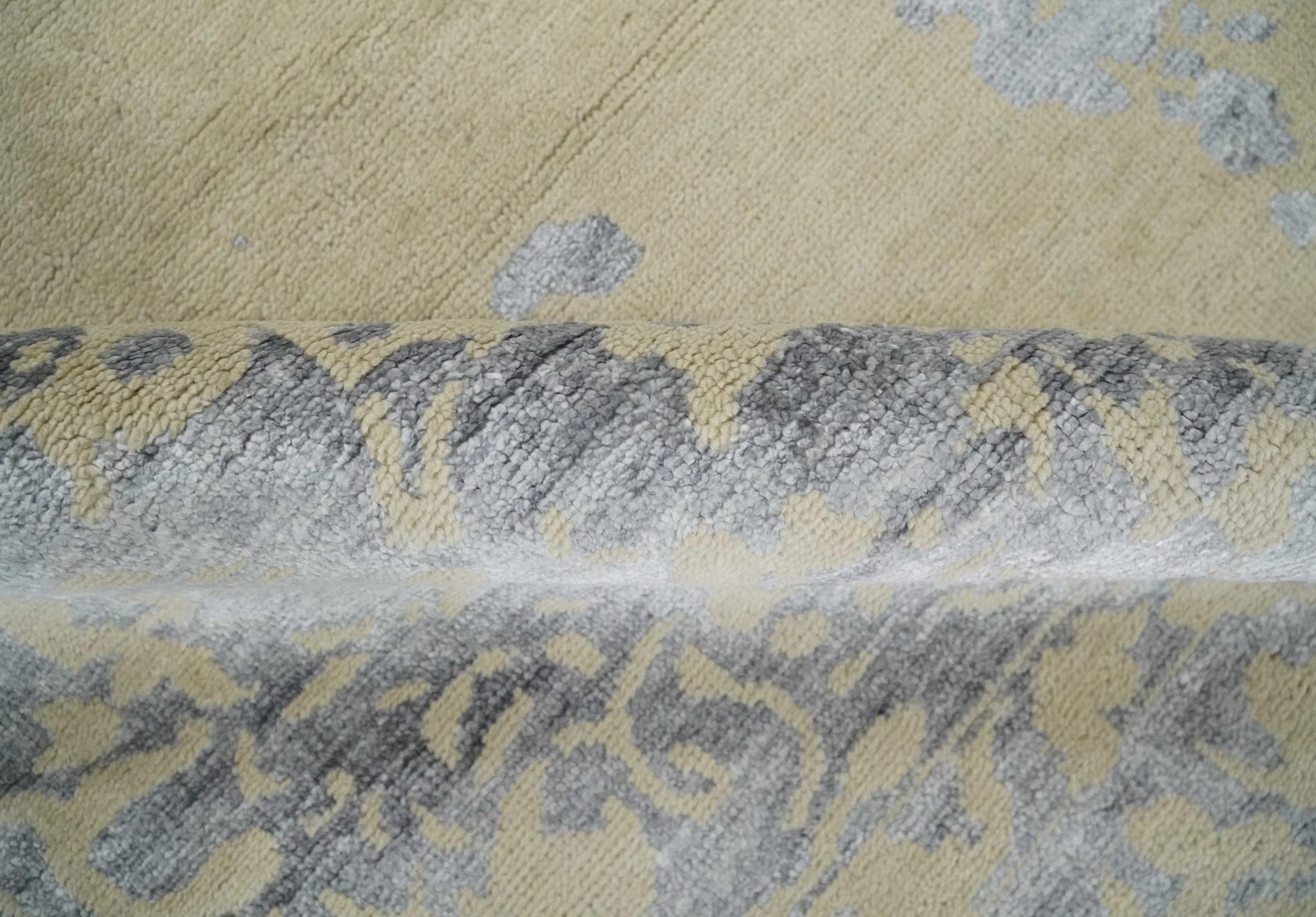 8x10 Beige, Charcoal and Silver Traditional Medallion Hand Knotted Wool and Bamboo Silk Area Rug - Image 6