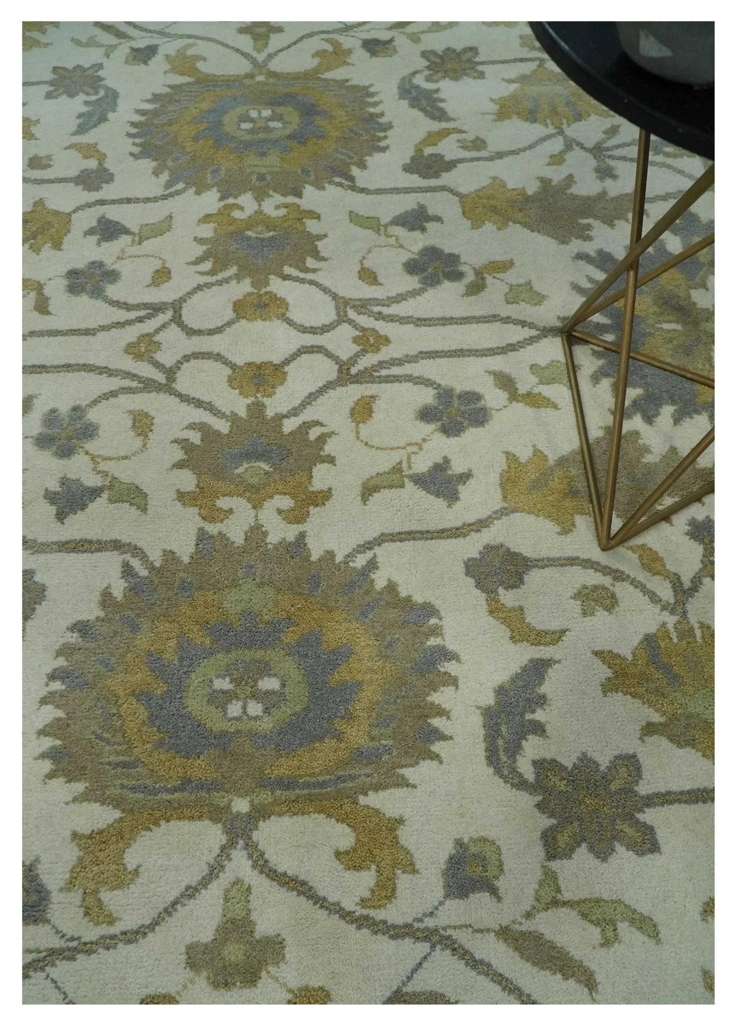 8.6x10 Ivory, Beige and Charcoal Hand Knotted Heriz Serapi Floral Area Rug | TRDCP1186810 - Image 2