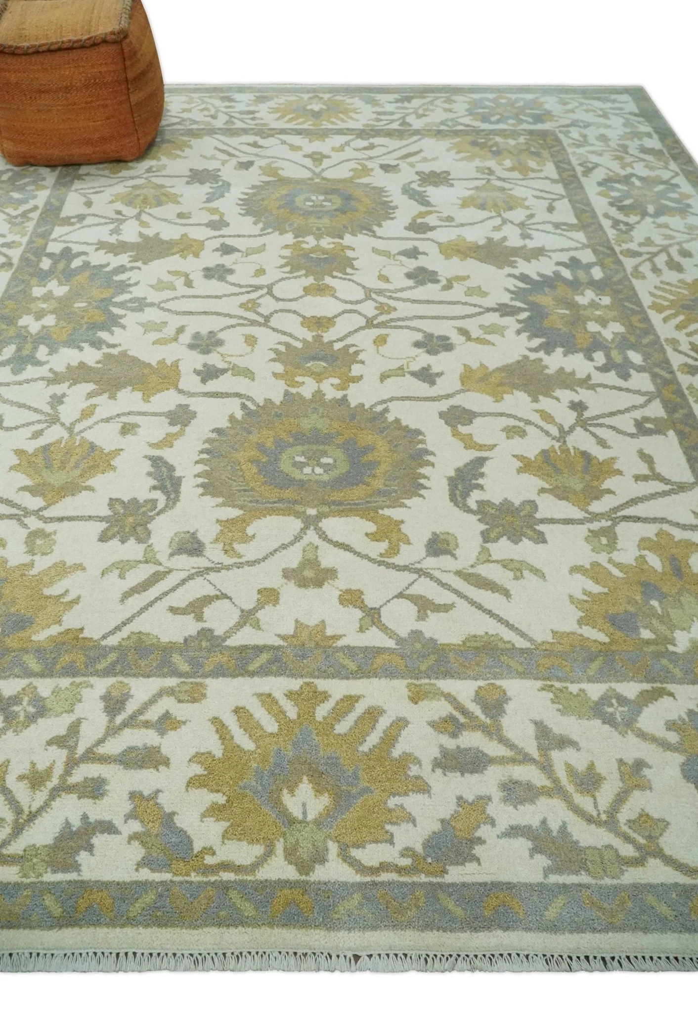 8.6x10 Ivory, Beige and Charcoal Hand Knotted Heriz Serapi Floral Area Rug | TRDCP1186810 - Image 3