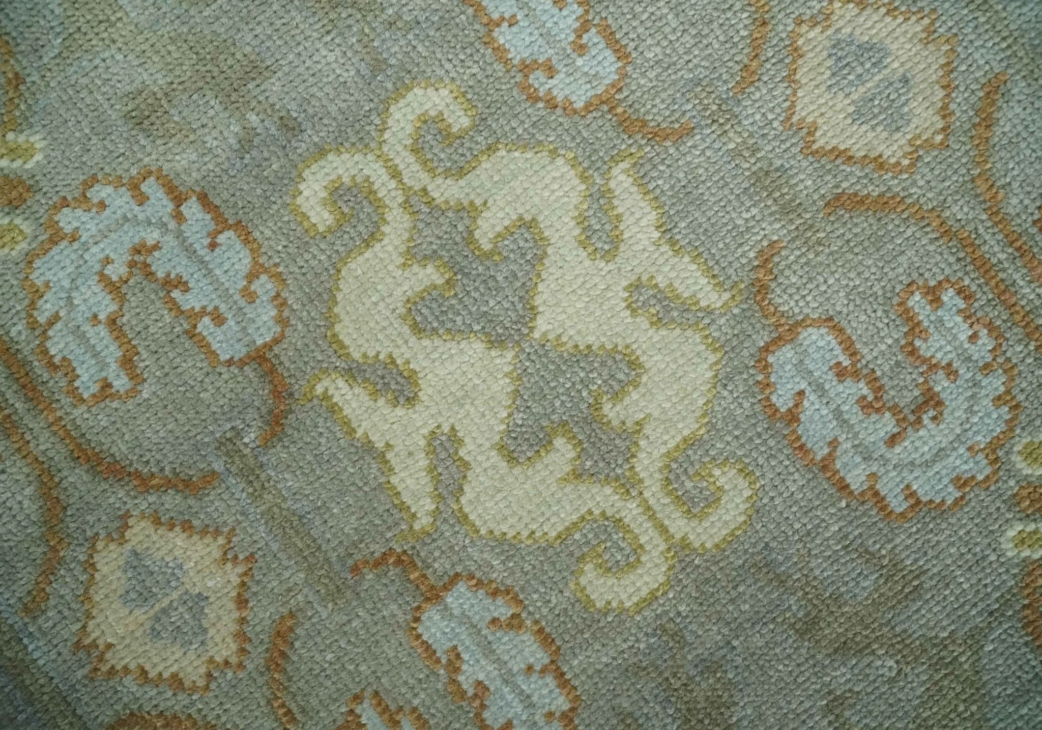 Antique Persian 8x10 Hand Knotted Gray and Beige Traditional Persian Oushak Wool Rug | AC1810 - Image 10