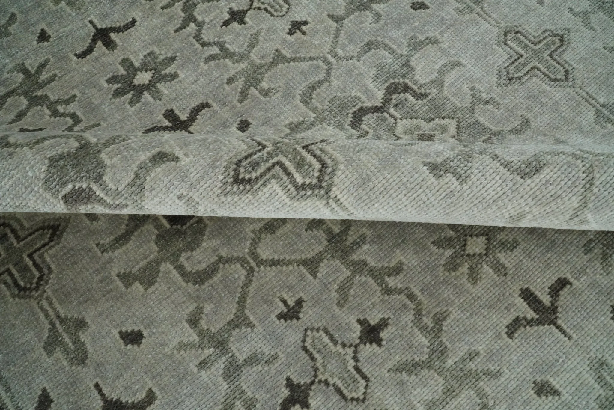 8x10, 9x12 and 10x14 Hand Knotted Wool Blend Silver and Brown Area Rug  | EMP7 - Image 8
