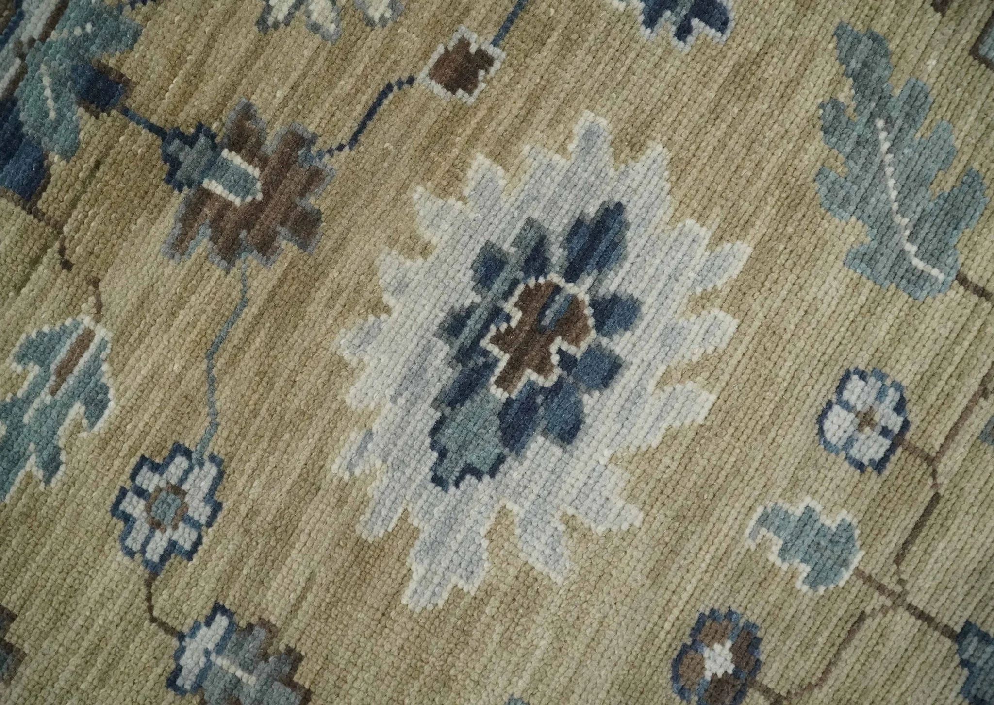 8x10 Traditional Beige and Gray Antique Style Floral Hand knotted Wool Area Rug - Image 4